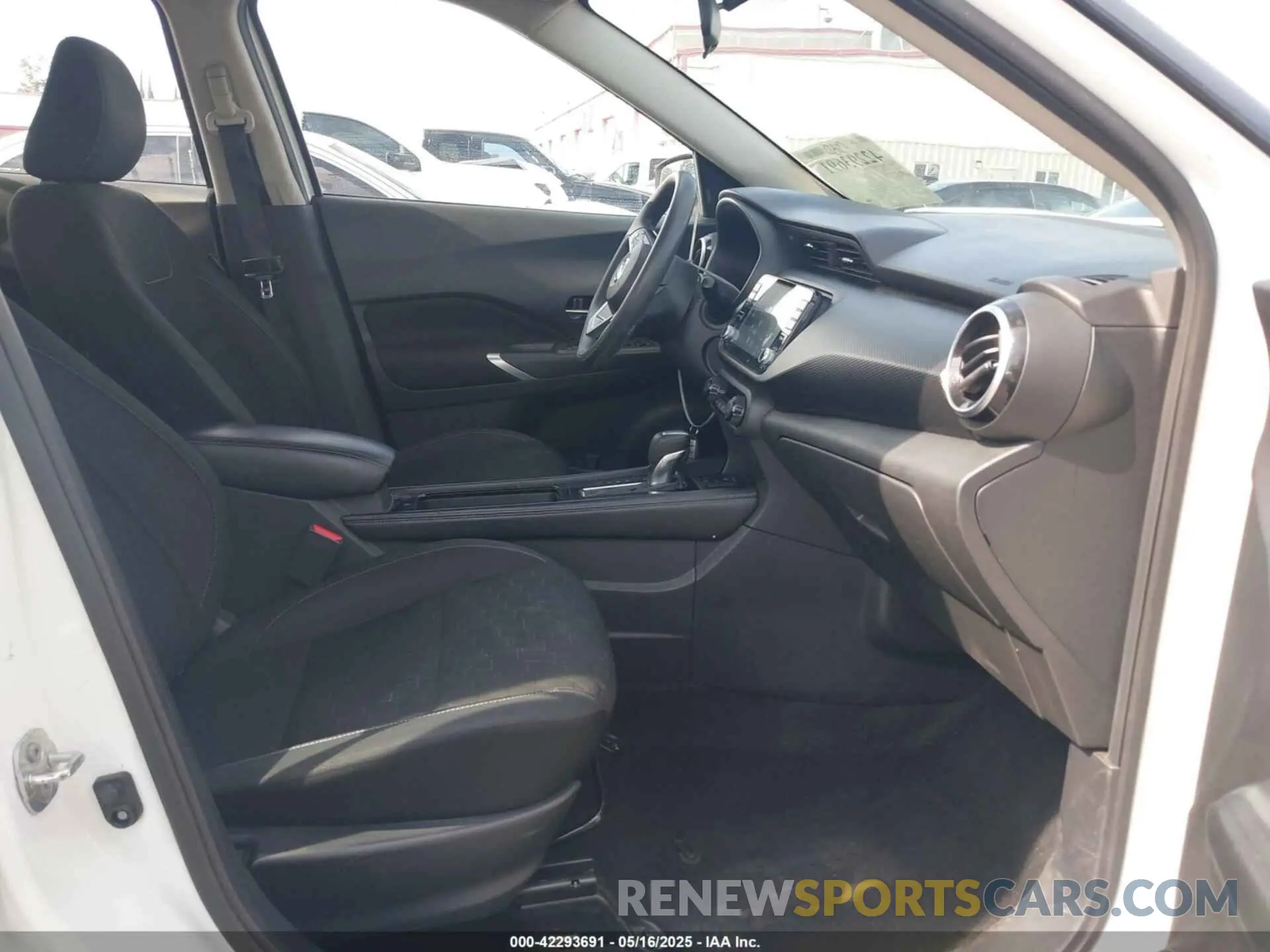 5 fotografías del automóvil dañado 3N1CP5CV6ML470882 NISSAN KICKS 2021
