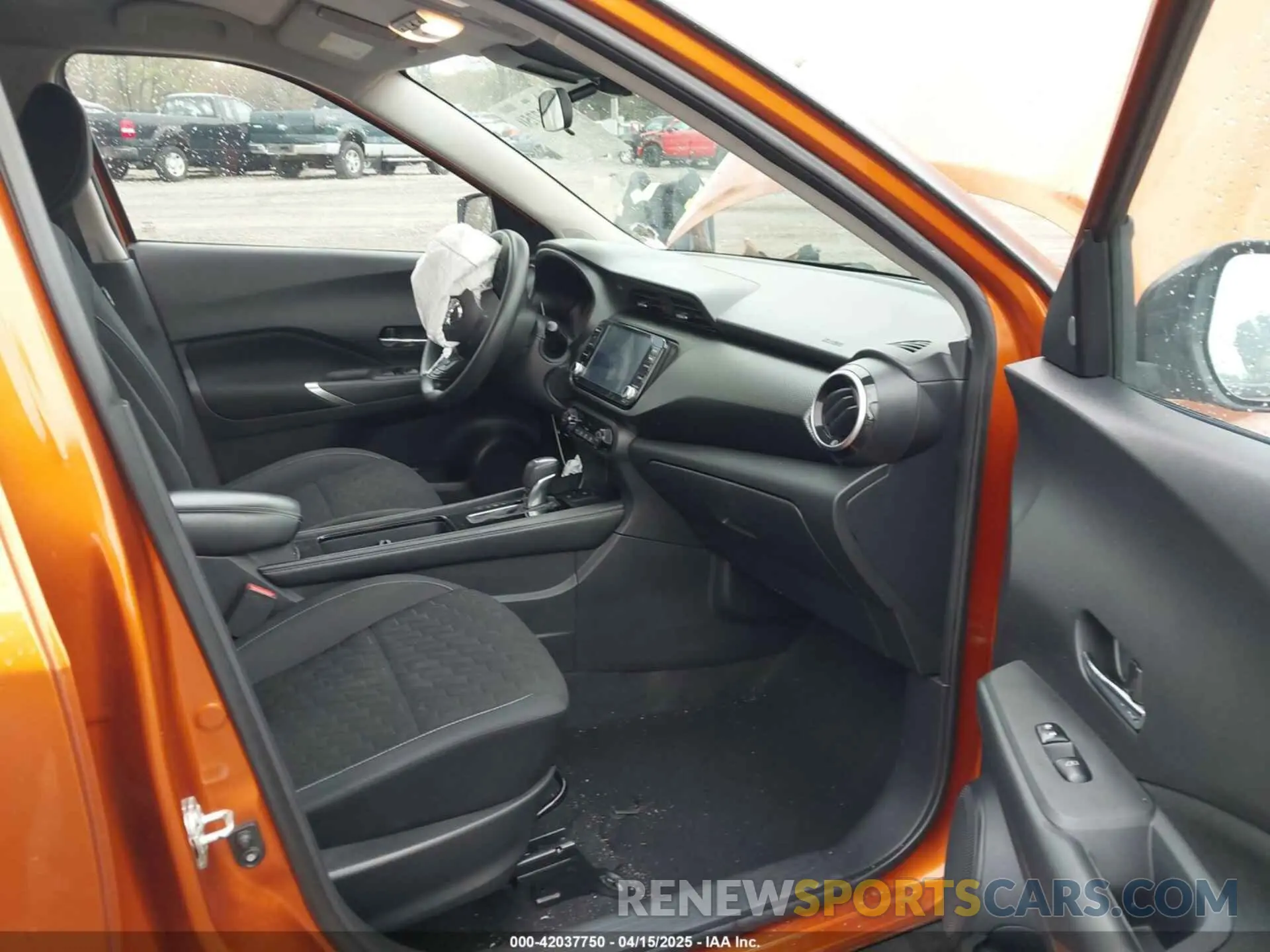 5 fotografías del automóvil dañado 3N1CP5CV6ML487360 NISSAN KICKS 2021