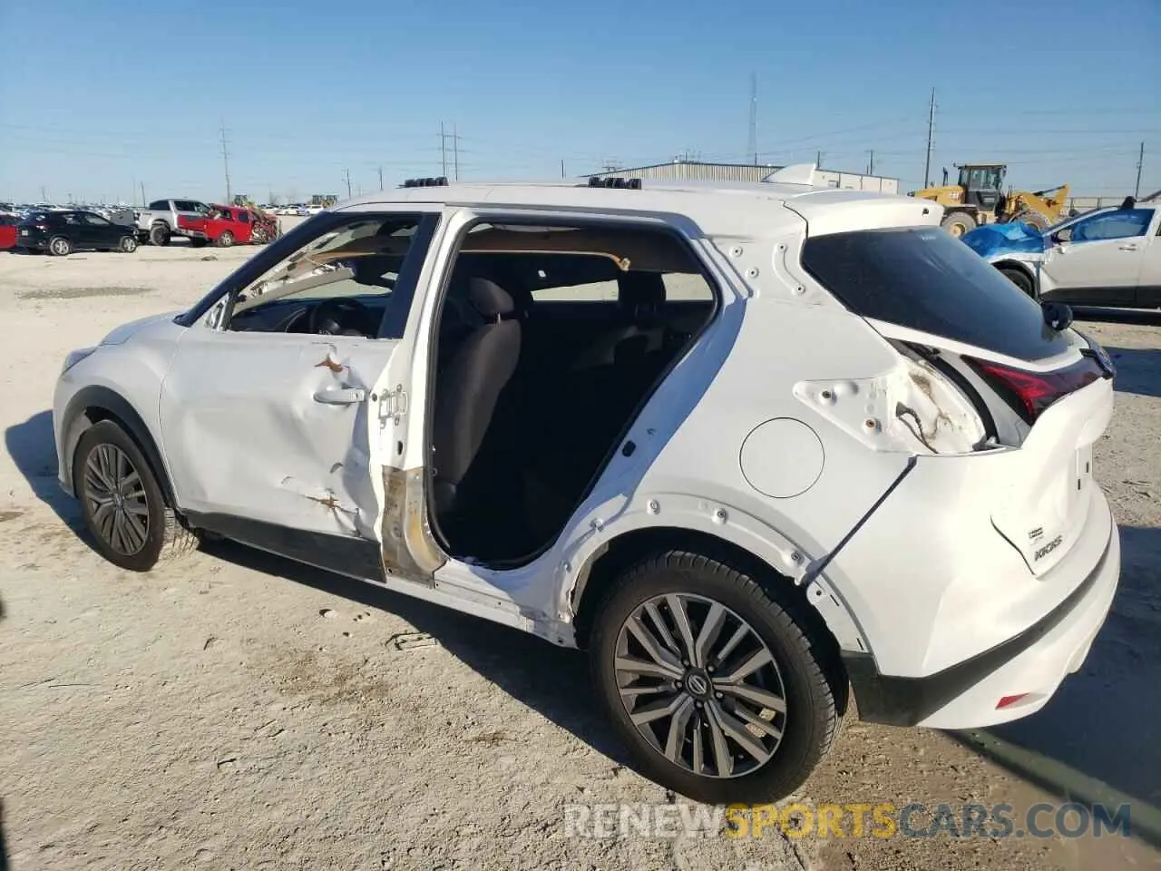 2 fotografías del automóvil dañado 3N1CP5CV7ML500584 NISSAN KICKS 2021