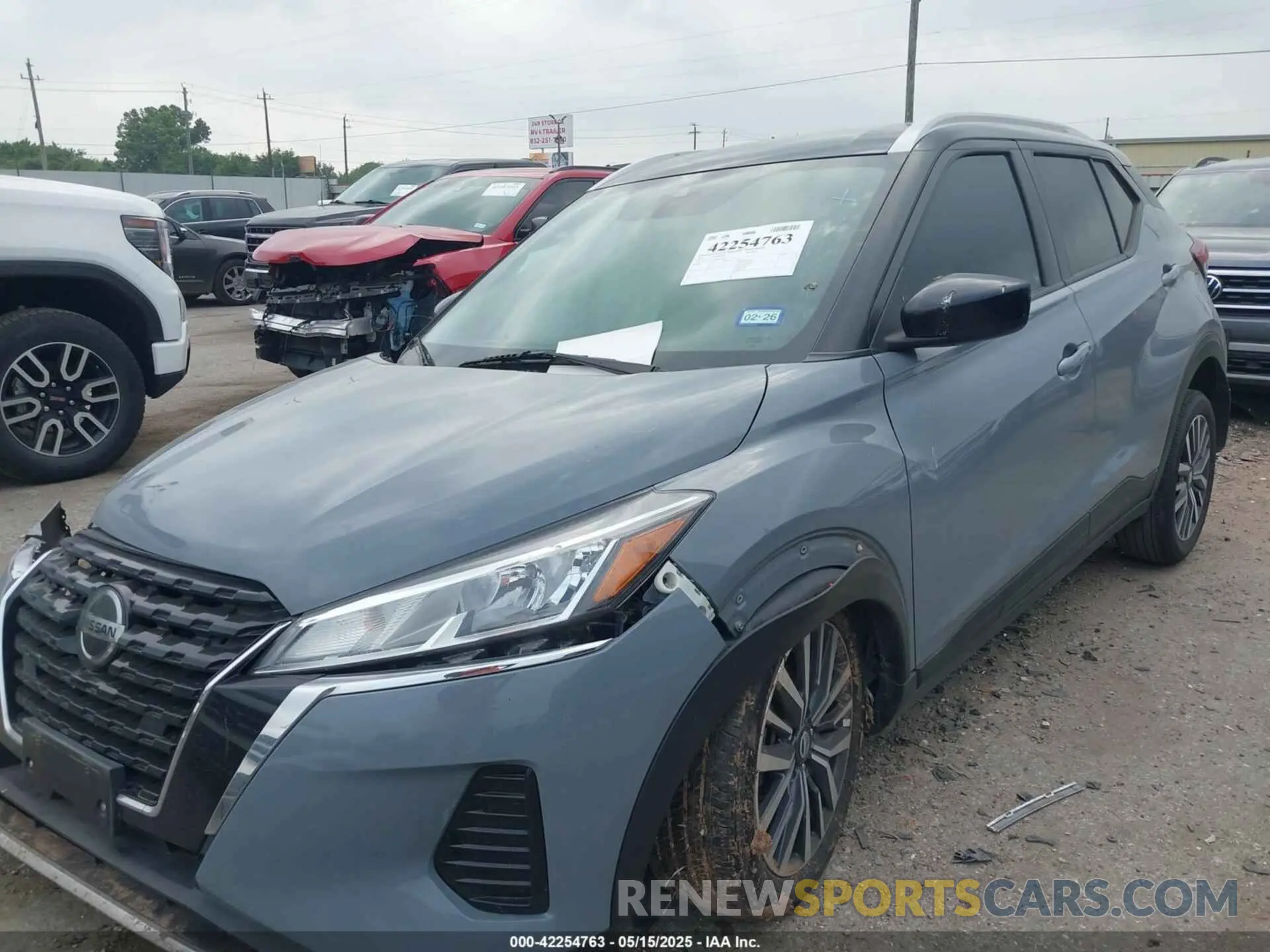 2 fotografías del automóvil dañado 3N1CP5CV7ML555388 NISSAN KICKS 2021