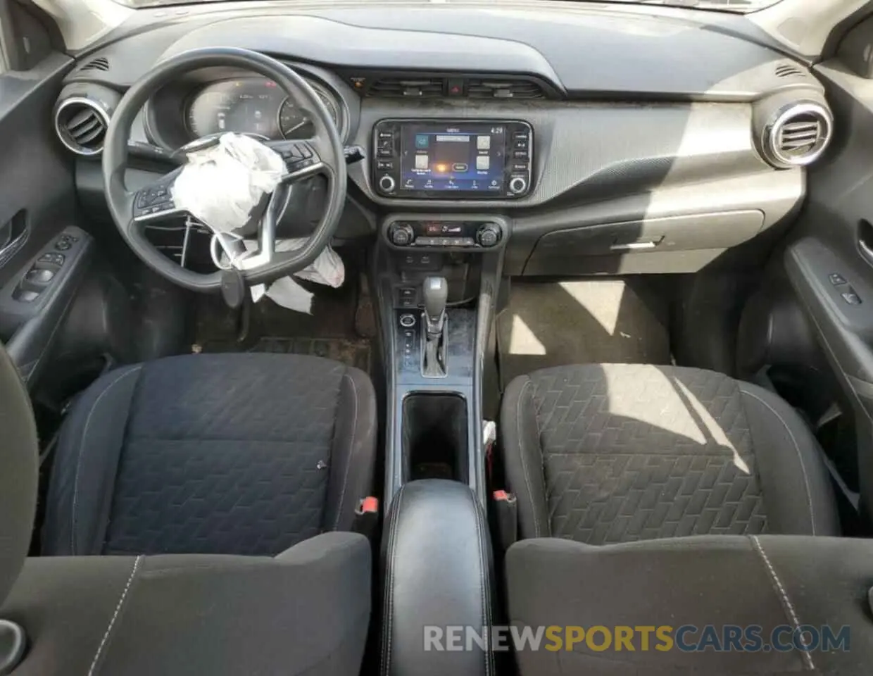 8 fotografías del automóvil dañado 3N1CP5CV8ML469717 NISSAN KICKS 2021