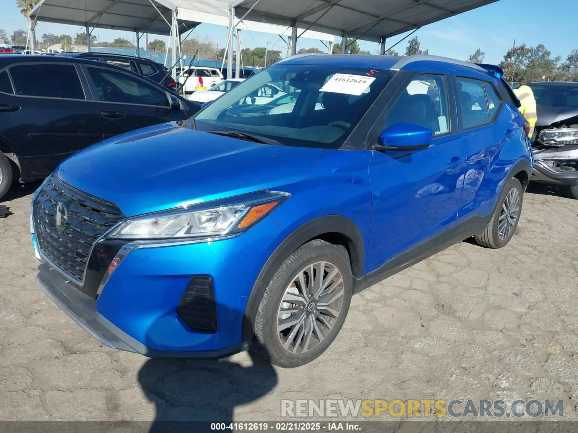 2 fotografías del automóvil dañado 3N1CP5CV9ML477910 NISSAN KICKS 2021