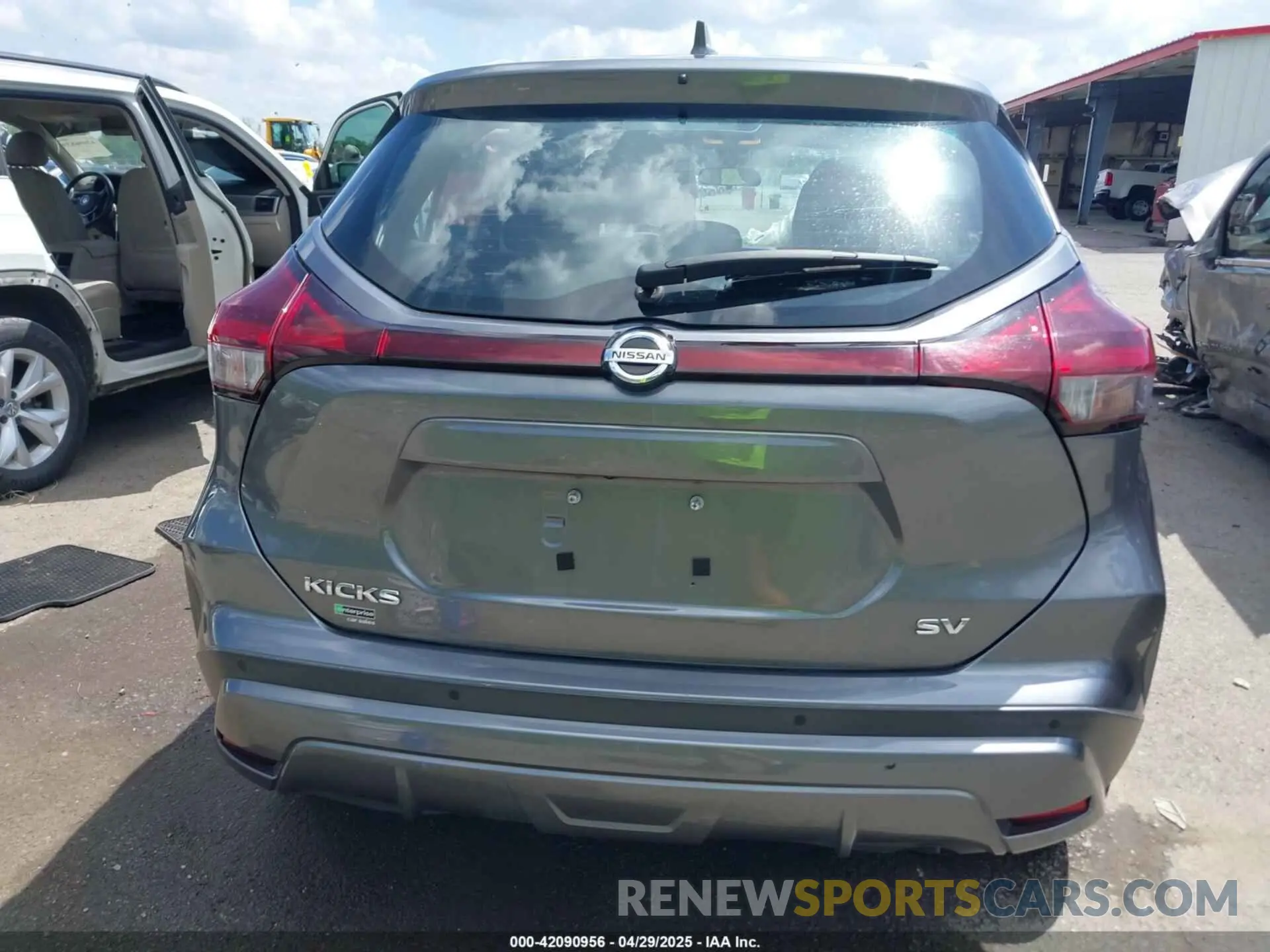 16 fotografías del automóvil dañado 3N1CP5CV9ML510923 NISSAN KICKS 2021