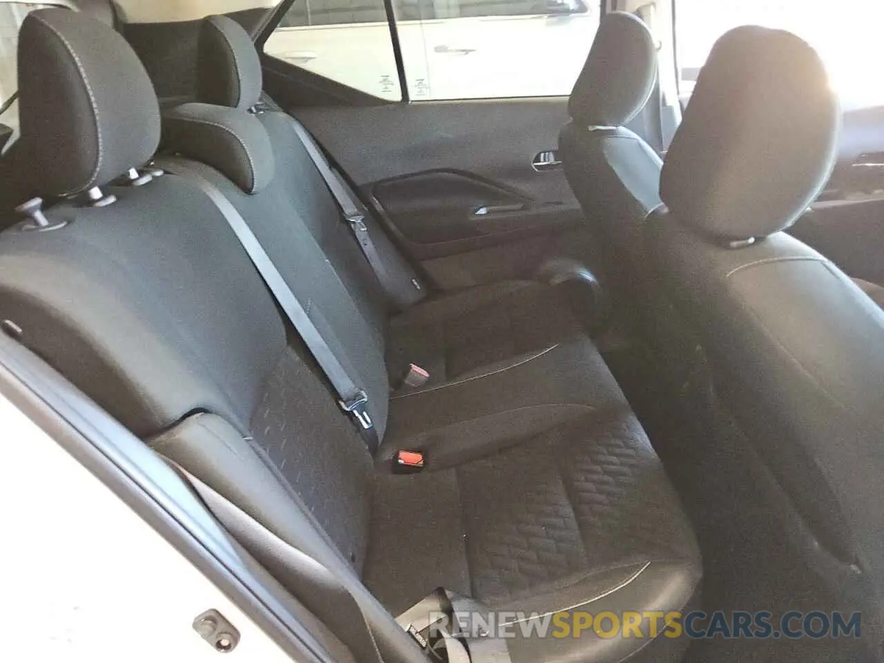 11 fotografías del automóvil dañado 3N1CP5CVXML466253 NISSAN KICKS 2021