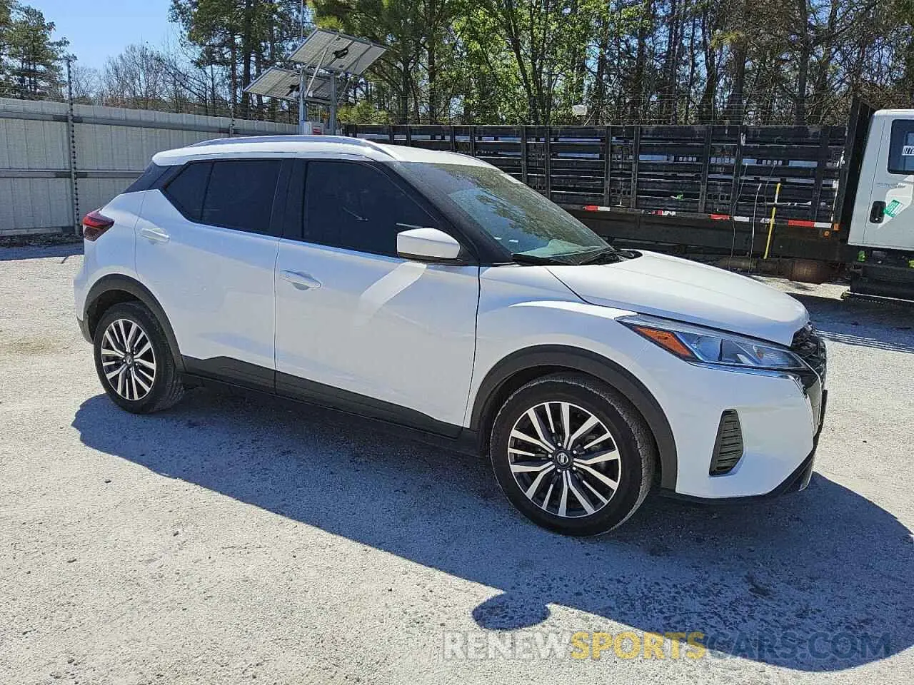 4 fotografías del automóvil dañado 3N1CP5CVXML466253 NISSAN KICKS 2021