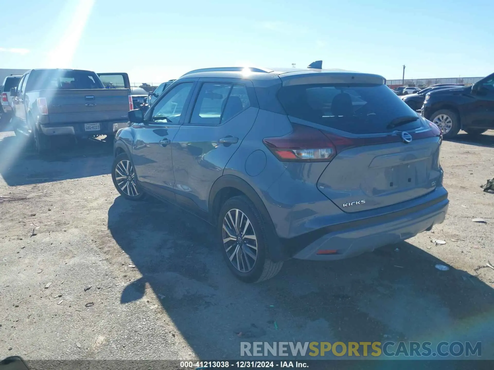3 fotografías del automóvil dañado 3N1CP5CVXML556180 NISSAN KICKS 2021