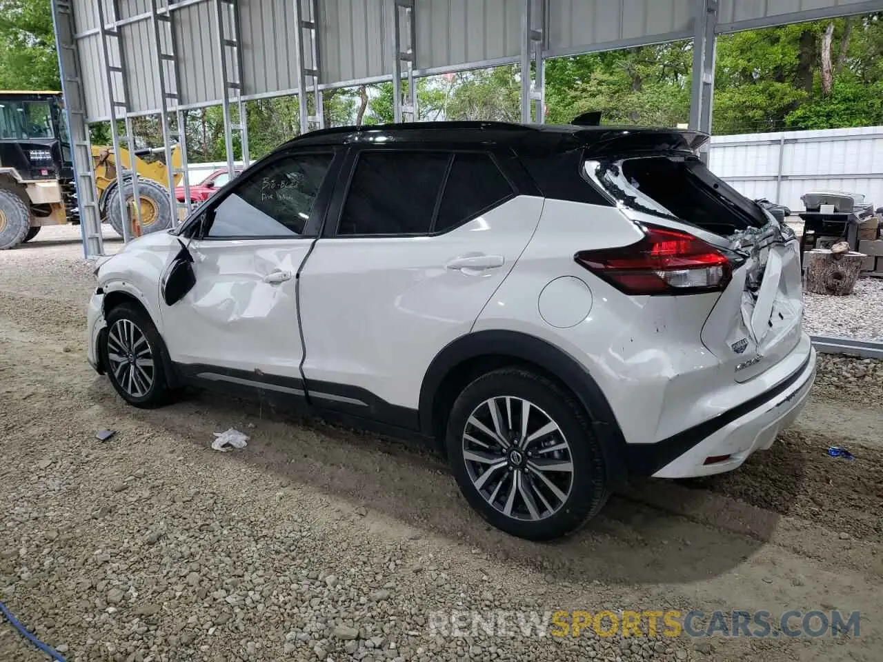 2 fotografías del automóvil dañado 3N1CP5DV1ML489757 NISSAN KICKS 2021