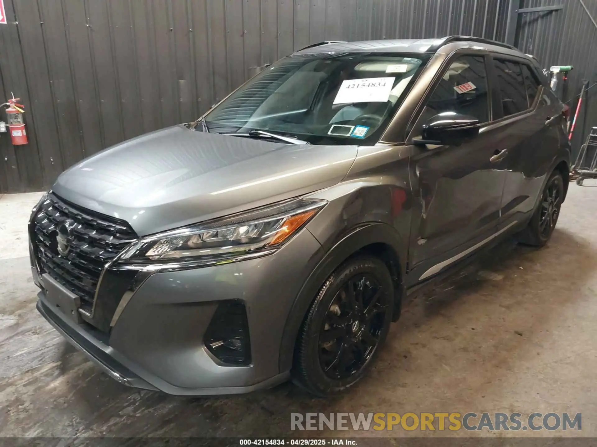2 fotografías del automóvil dañado 3N1CP5DV1ML541758 NISSAN KICKS 2021