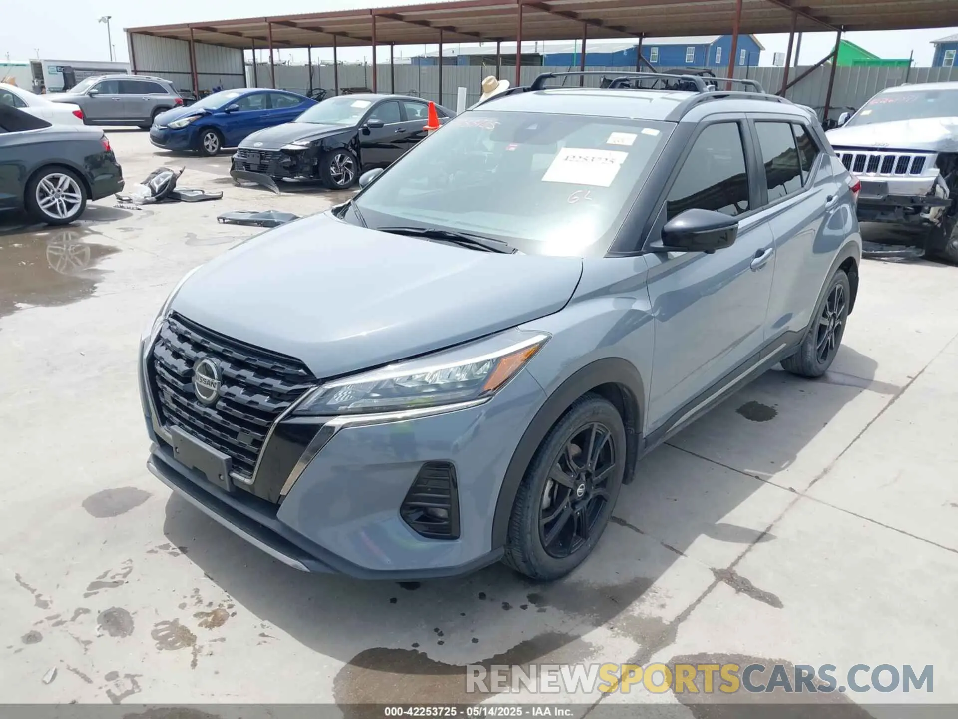2 fotografías del automóvil dañado 3N1CP5DV2ML556821 NISSAN KICKS 2021