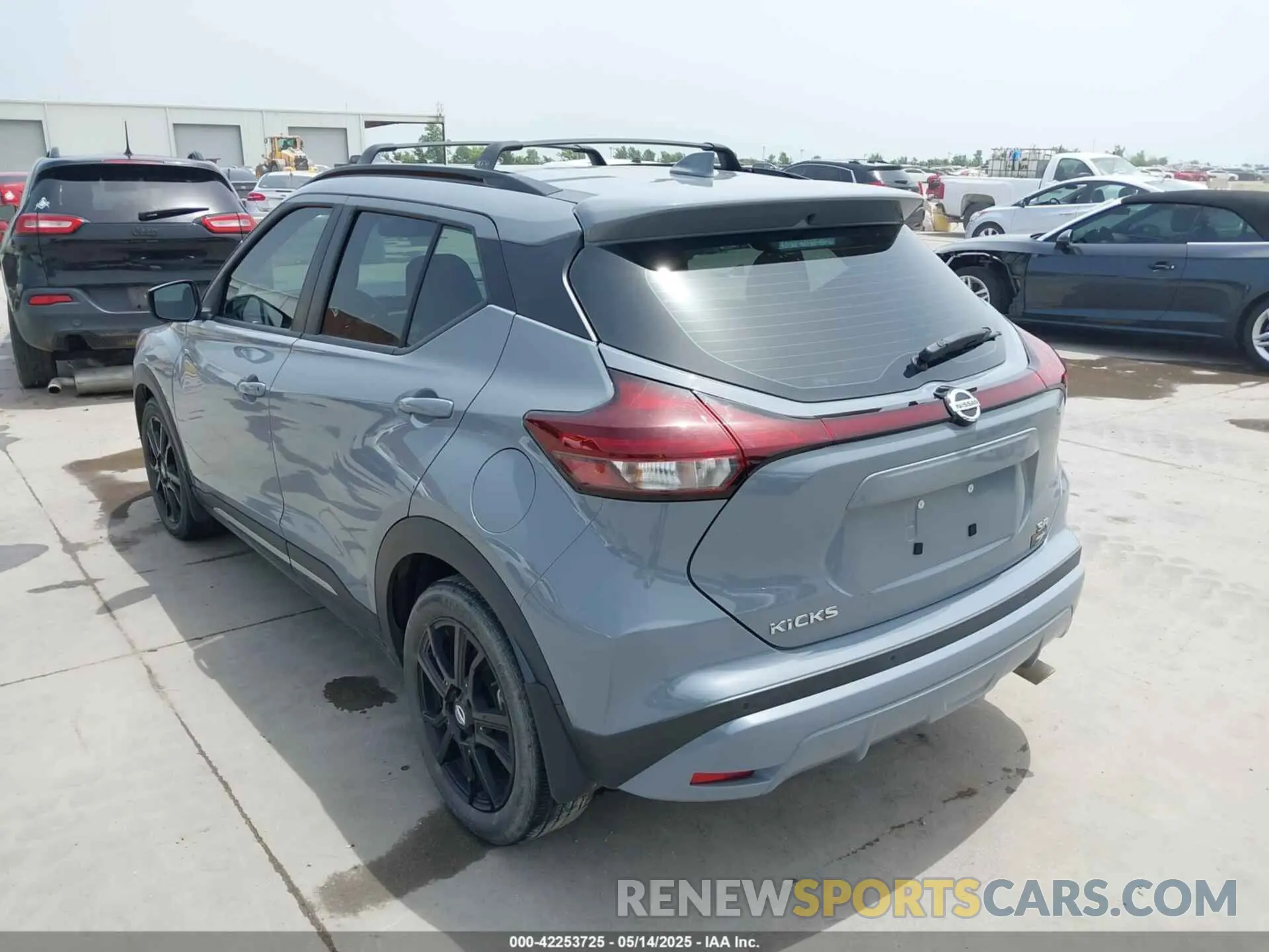 3 fotografías del automóvil dañado 3N1CP5DV2ML556821 NISSAN KICKS 2021