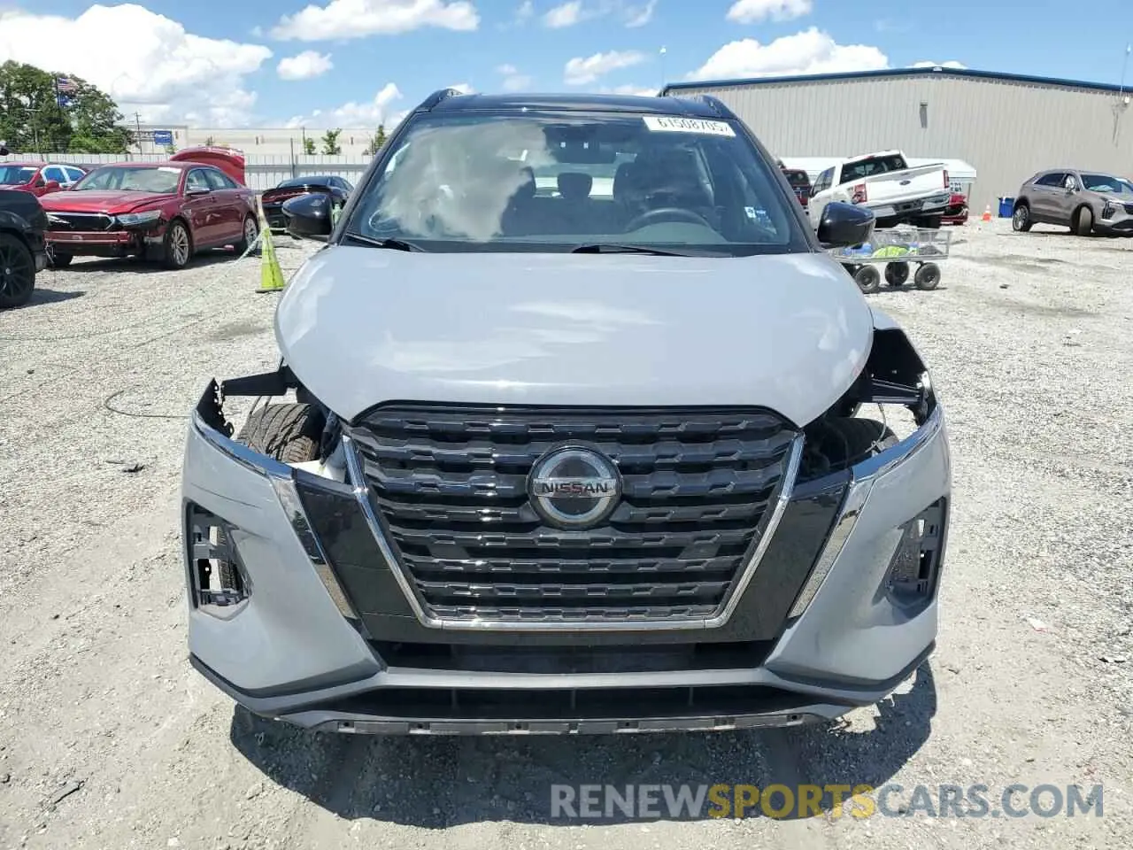 5 fotografías del automóvil dañado 3N1CP5DV3ML466545 NISSAN KICKS 2021