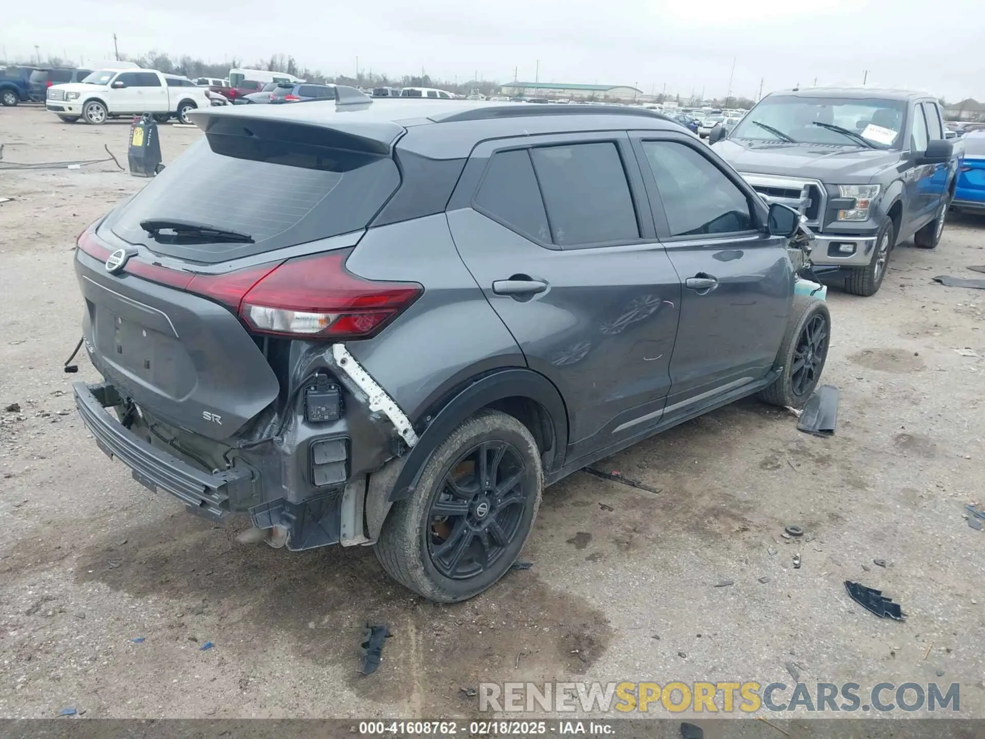 4 fotografías del automóvil dañado 3N1CP5DV6ML475675 NISSAN KICKS 2021