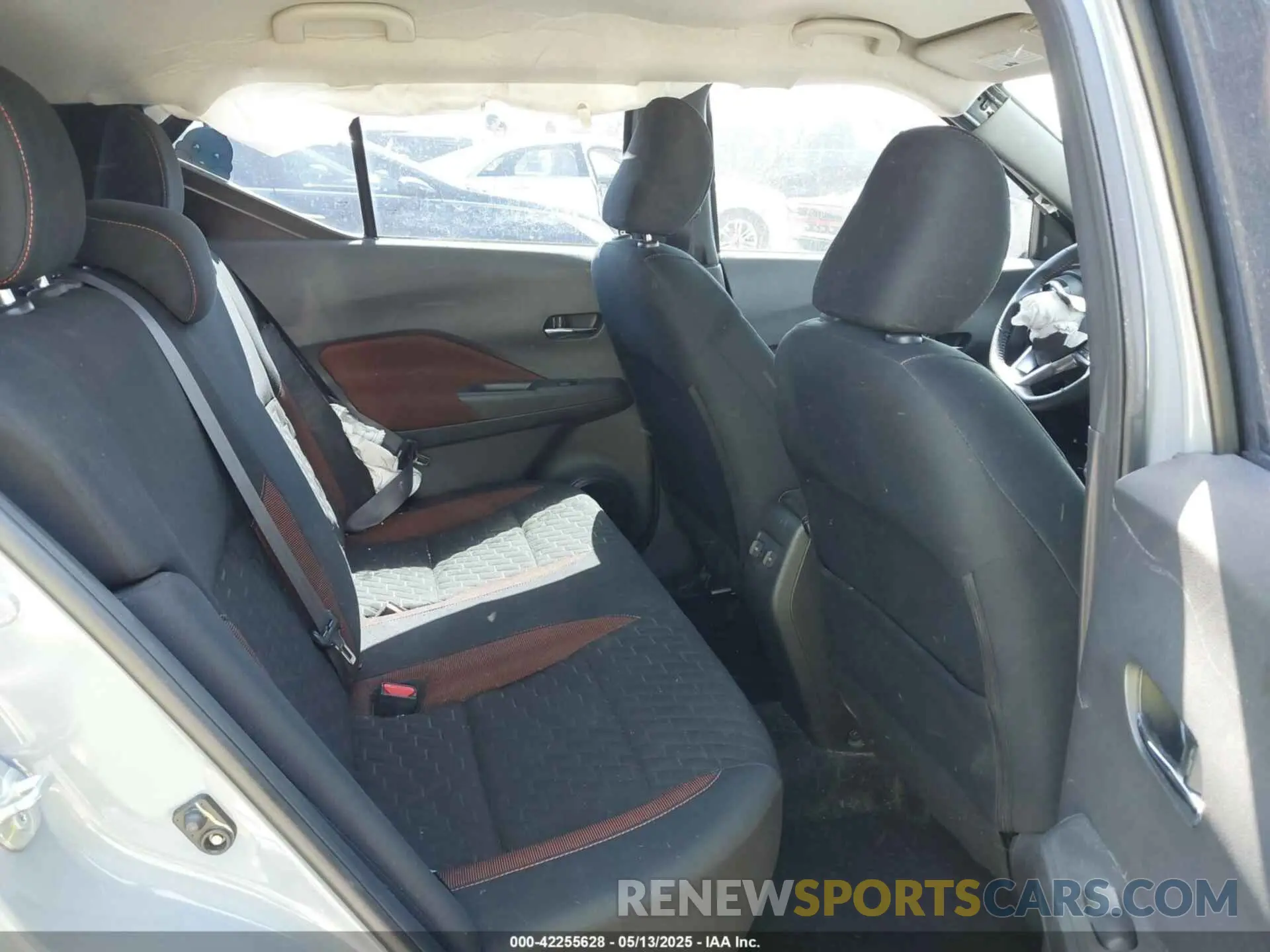 8 fotografías del automóvil dañado 3N1CP5DV6ML518668 NISSAN KICKS 2021