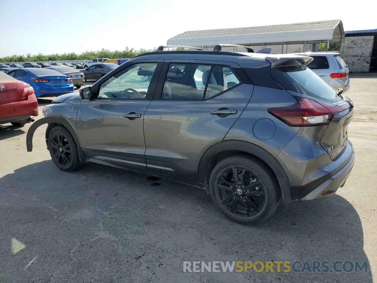 2 fotografías del automóvil dañado 3N1CP5DV6ML524230 NISSAN KICKS 2021