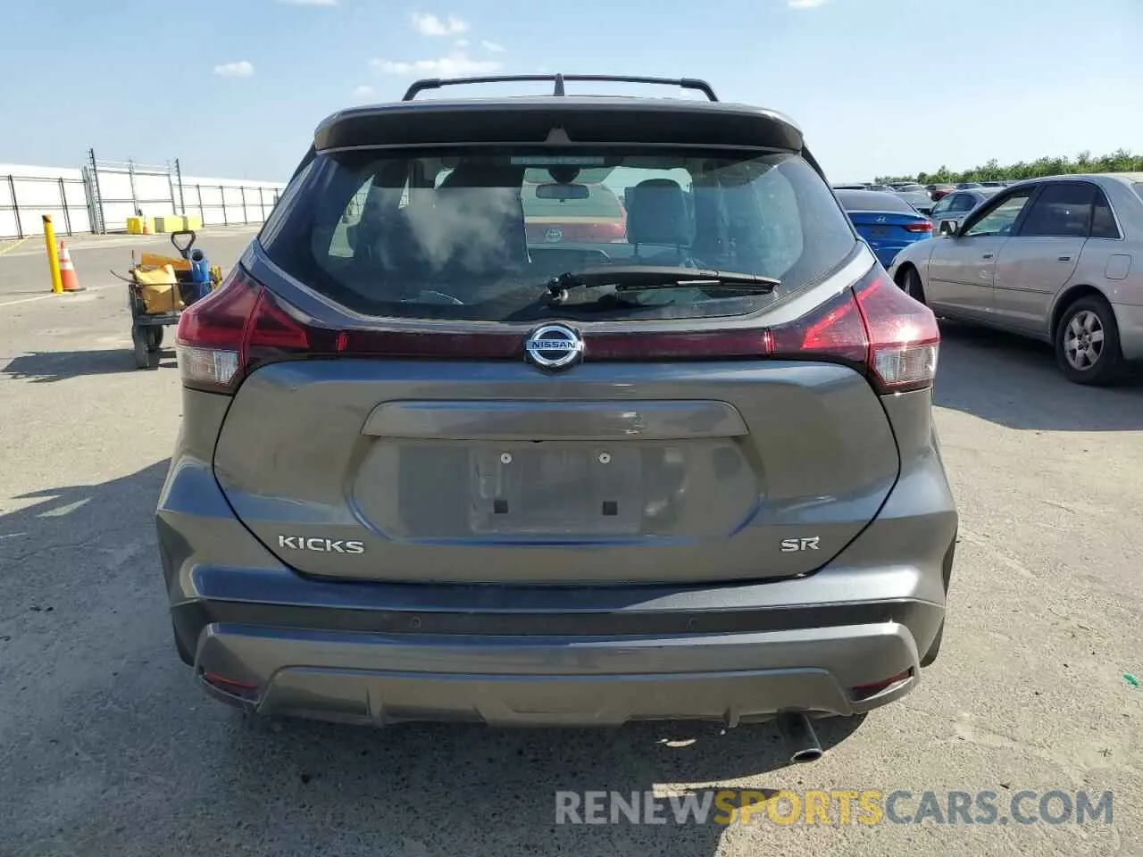 6 fotografías del automóvil dañado 3N1CP5DV6ML524230 NISSAN KICKS 2021