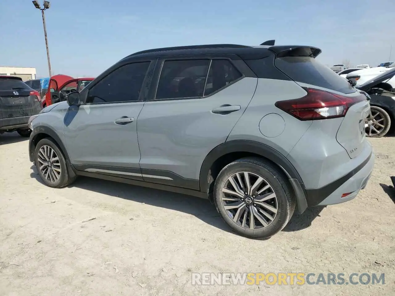2 fotografías del automóvil dañado 3N1CP5DV8ML474978 NISSAN KICKS 2021
