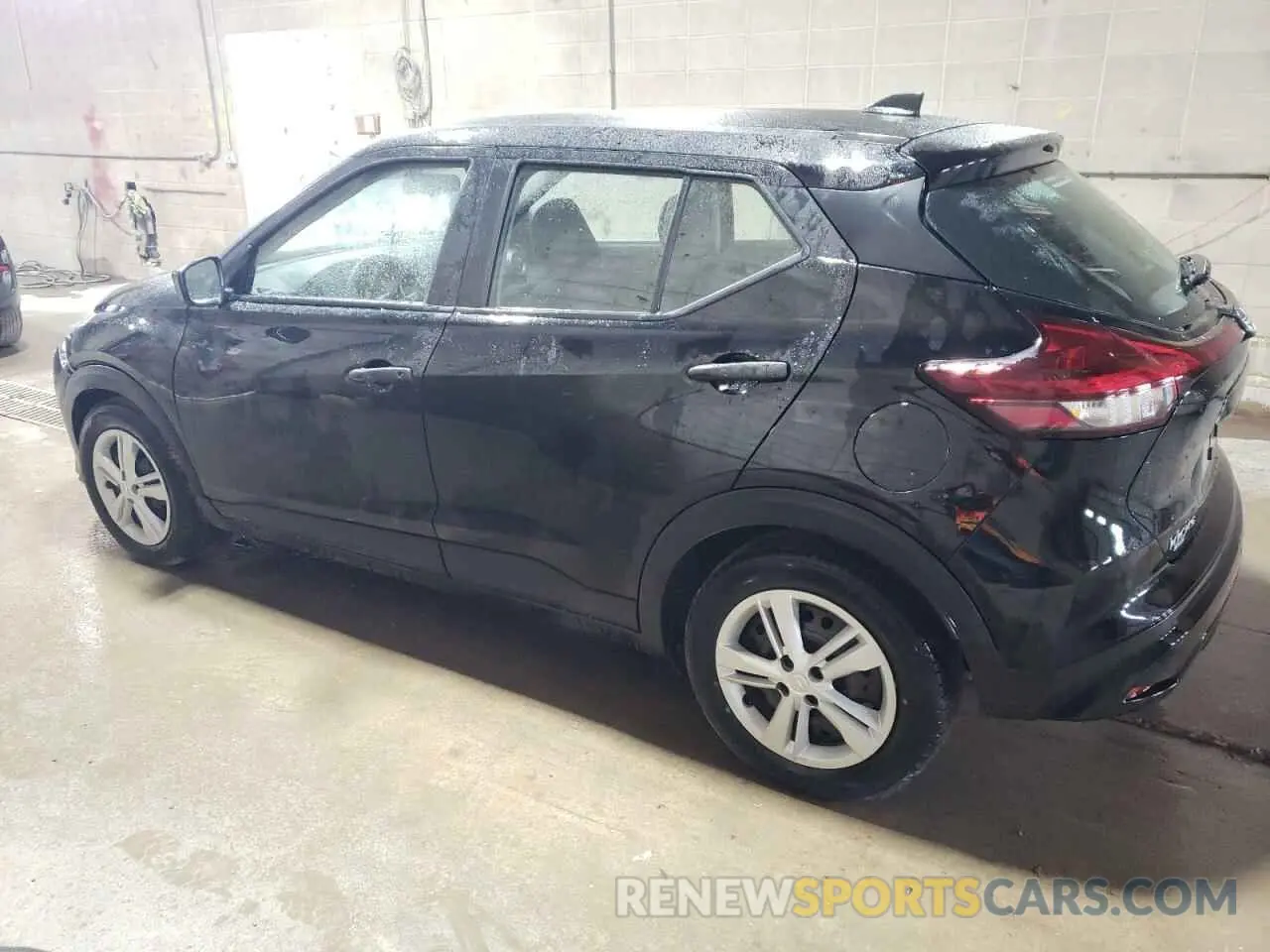 2 fotografías del automóvil dañado 3N1CP5BV5NL501753 NISSAN KICKS 2022