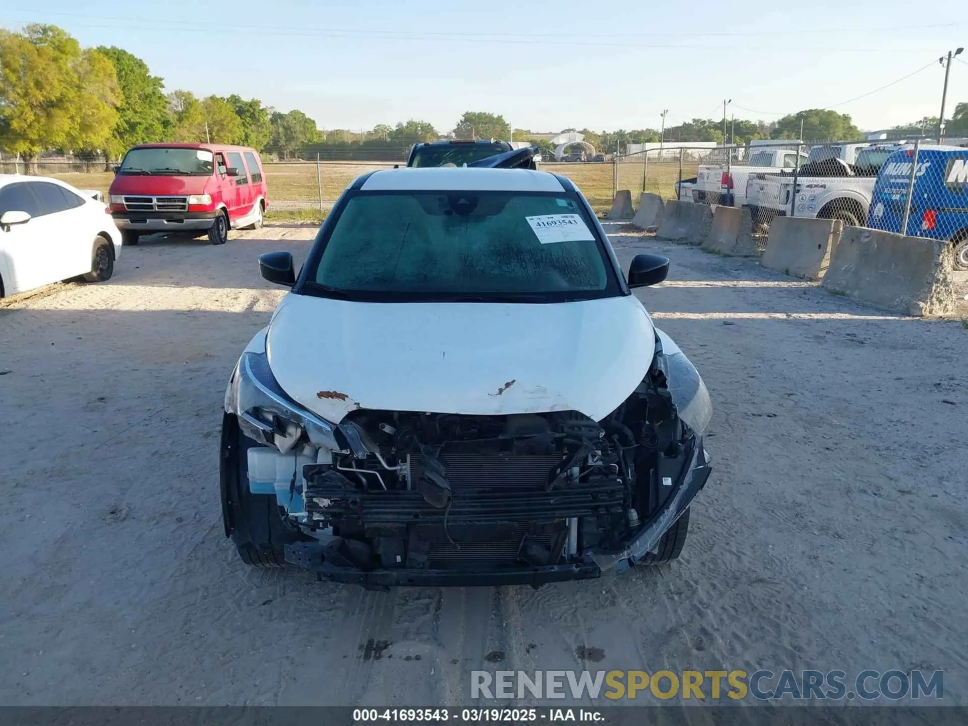 13 fotografías del automóvil dañado 3N1CP5BV5NL518813 NISSAN KICKS 2022