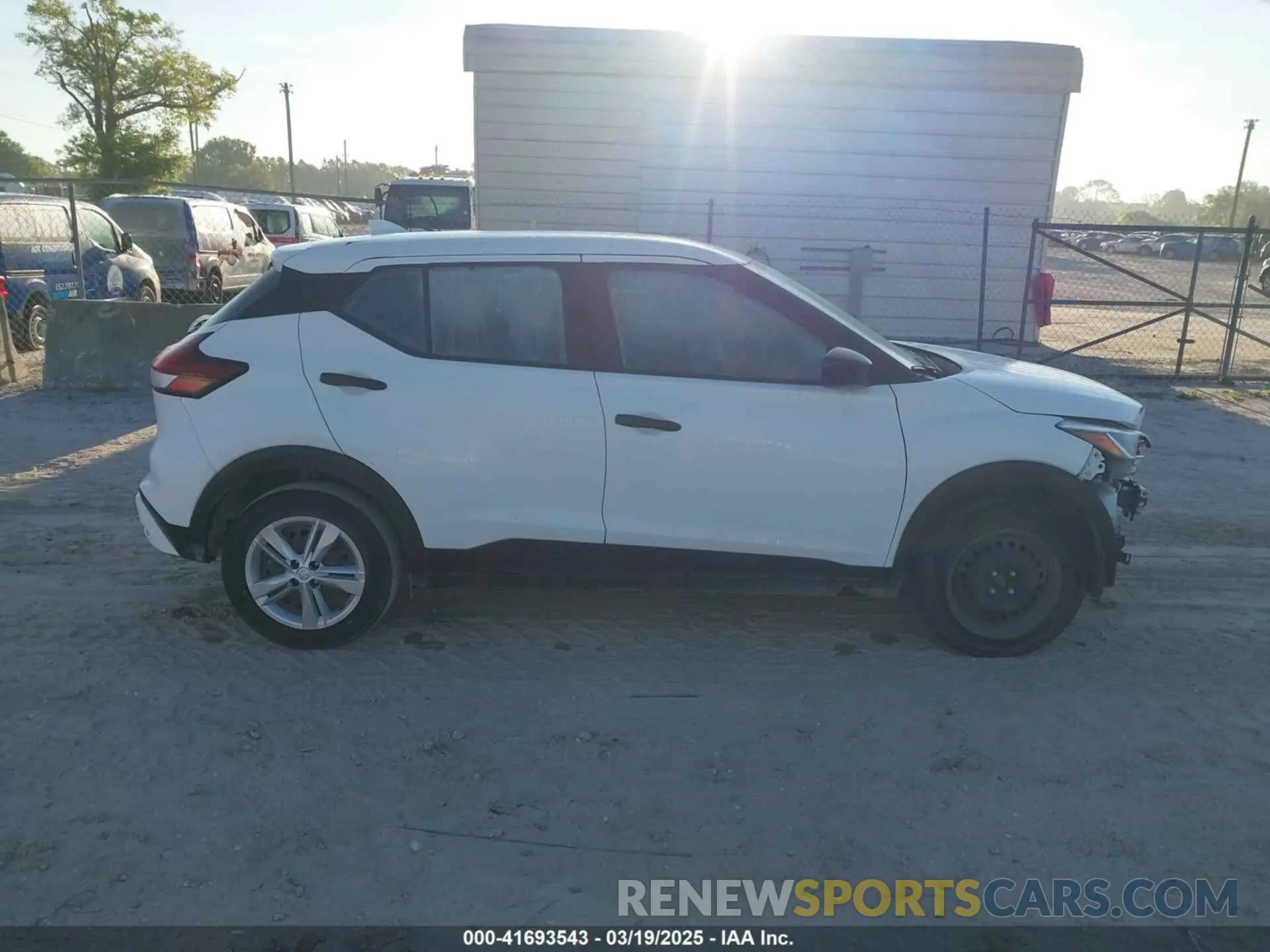 14 fotografías del automóvil dañado 3N1CP5BV5NL518813 NISSAN KICKS 2022