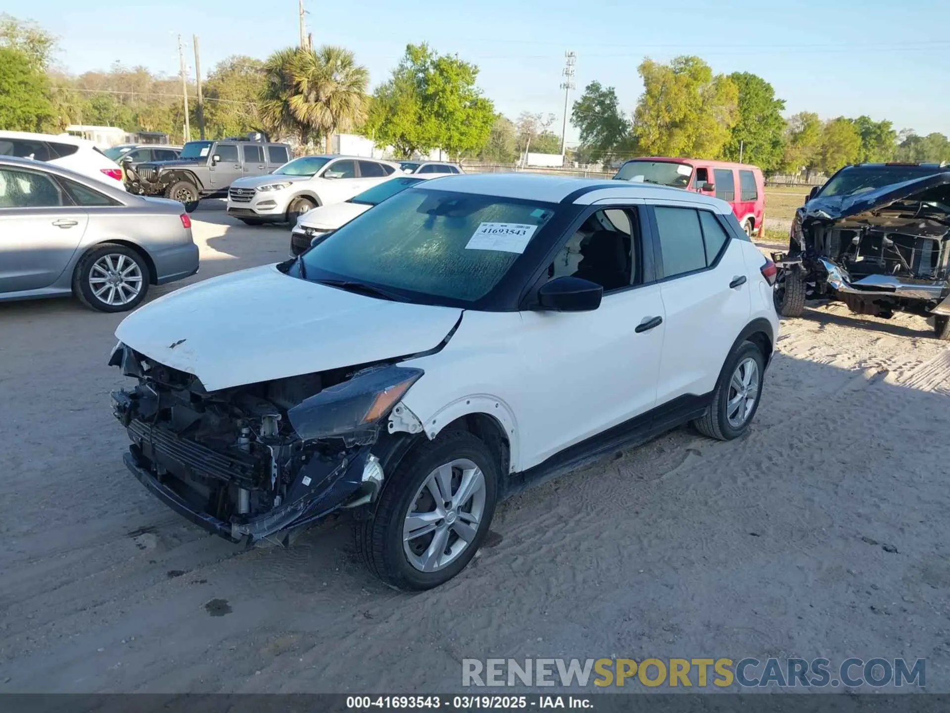 2 fotografías del automóvil dañado 3N1CP5BV5NL518813 NISSAN KICKS 2022