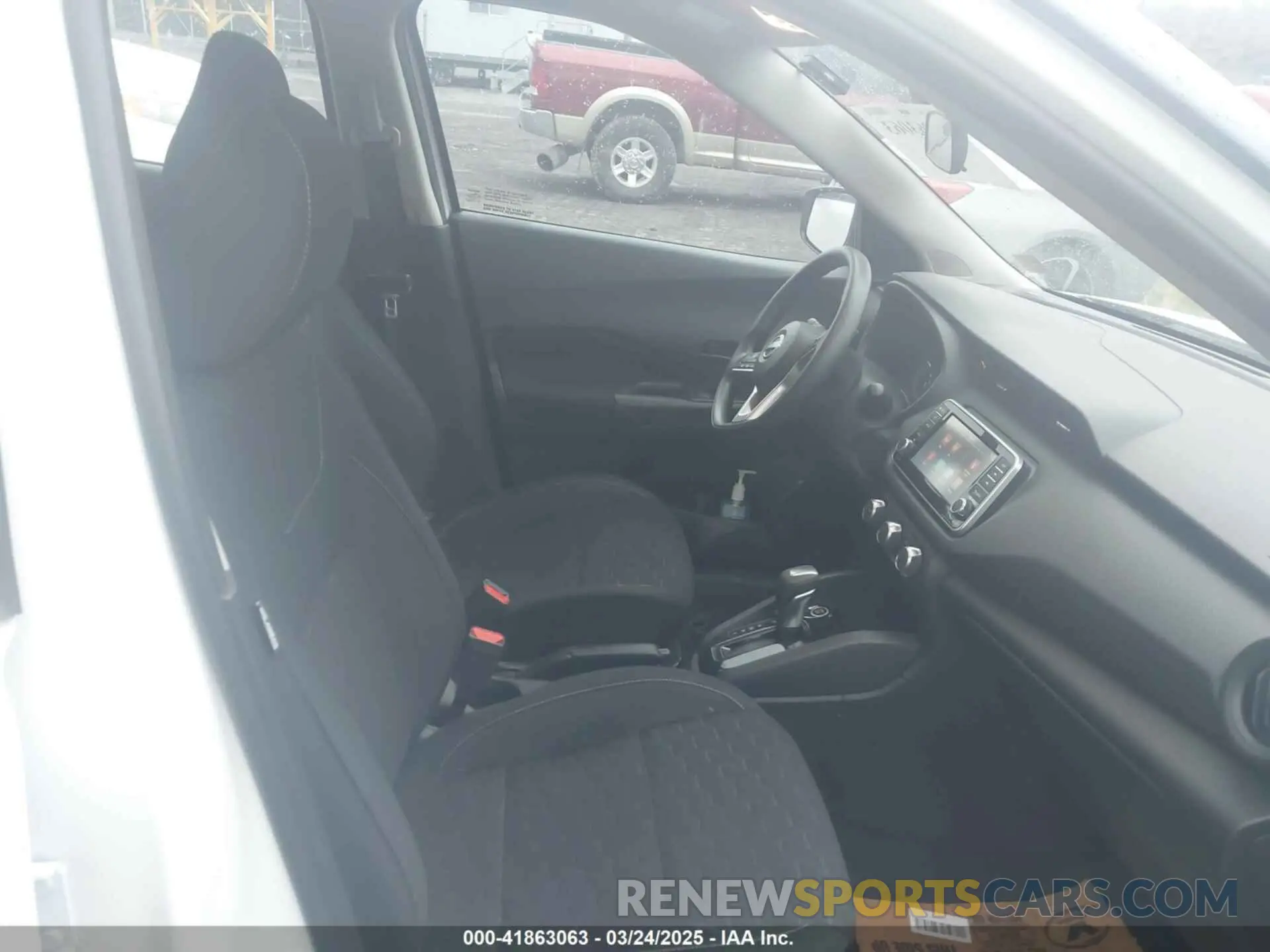 5 fotografías del automóvil dañado 3N1CP5BV5NL528712 NISSAN KICKS 2022
