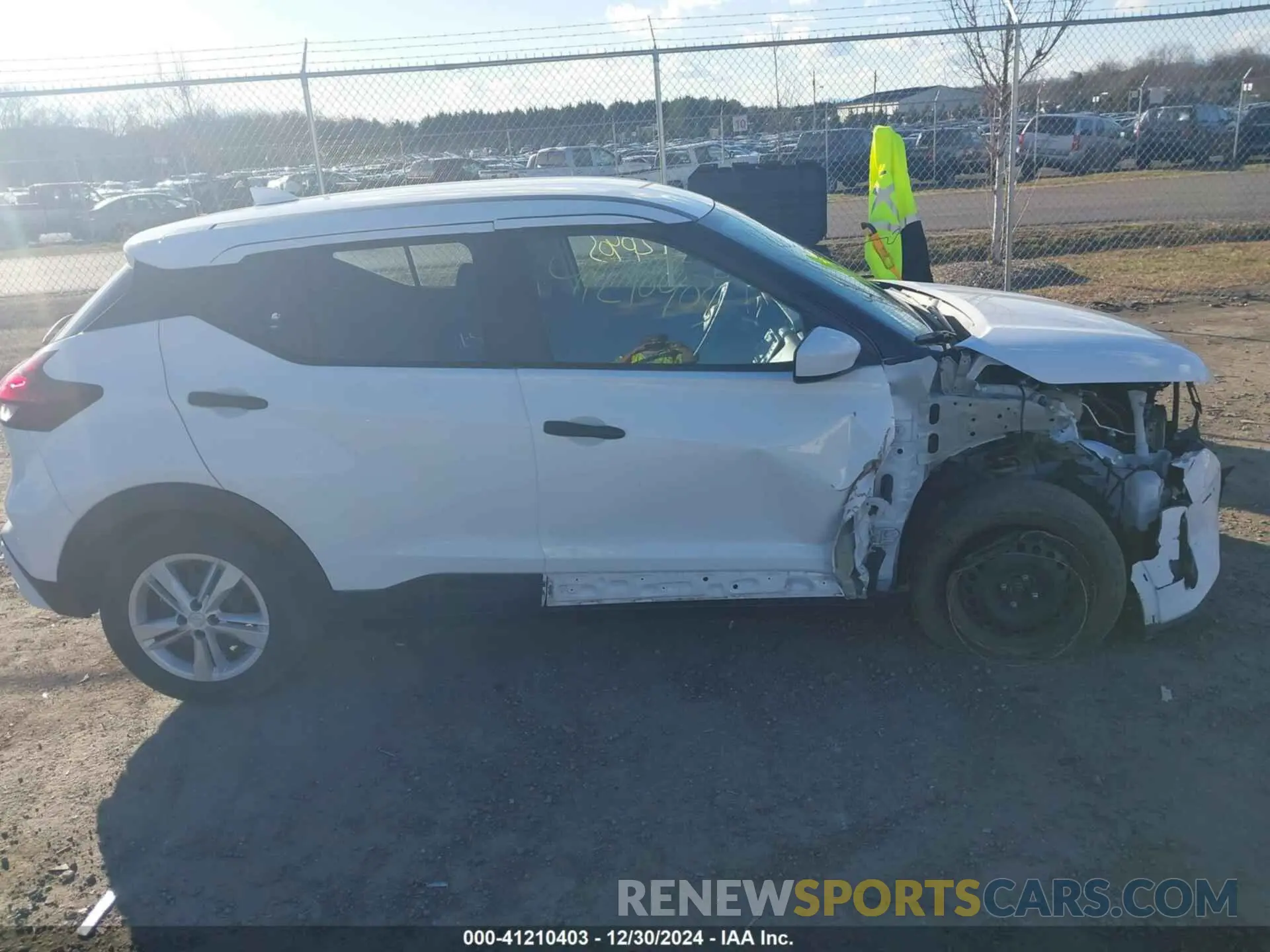 14 fotografías del automóvil dañado 3N1CP5BV7NL493025 NISSAN KICKS 2022