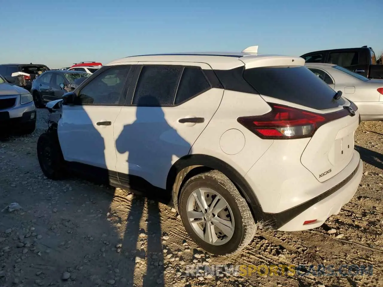 2 fotografías del automóvil dañado 3N1CP5BV8NL478498 NISSAN KICKS 2022