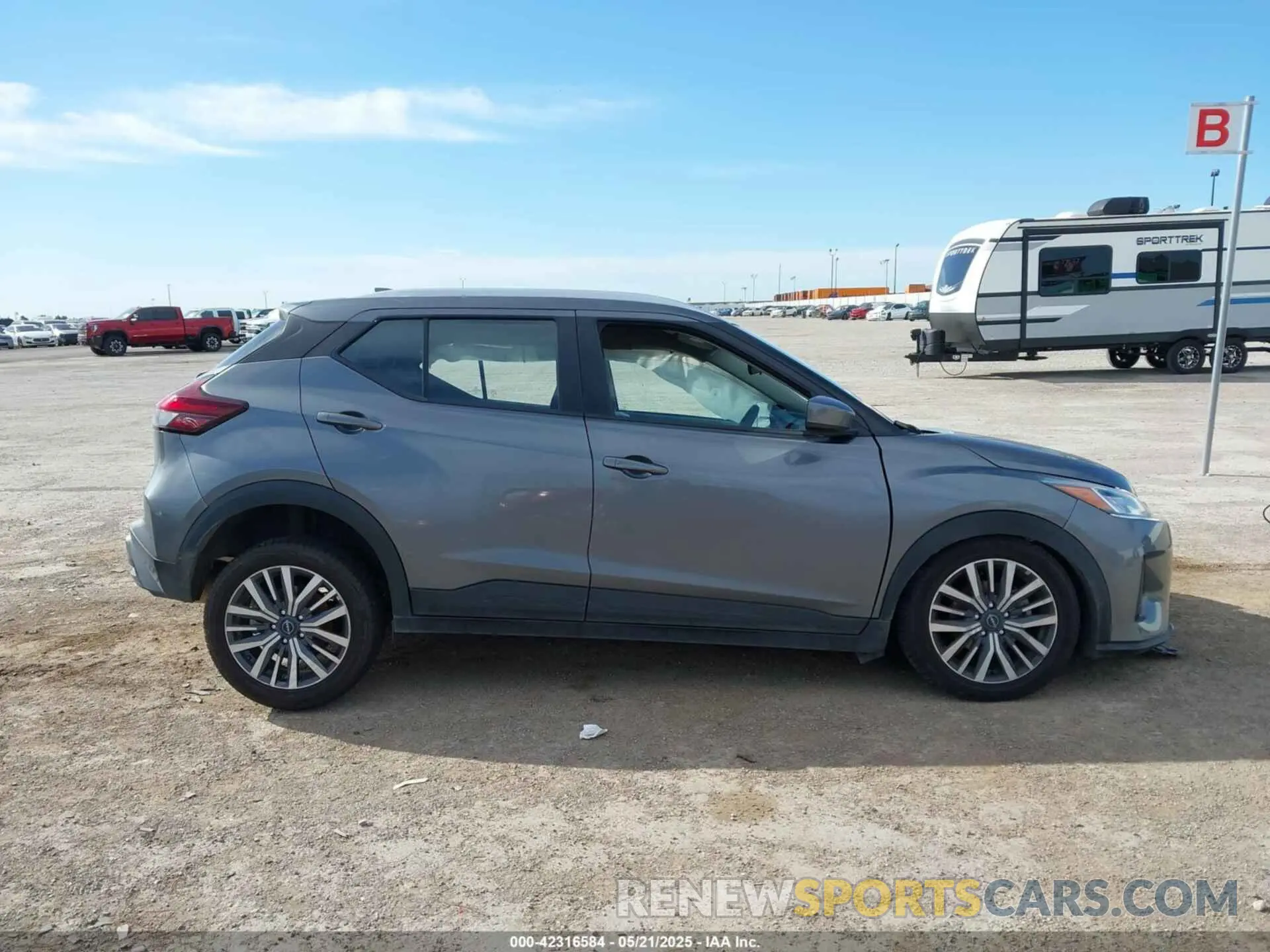 13 fotografías del automóvil dañado 3N1CP5CV1NL522243 NISSAN KICKS 2022