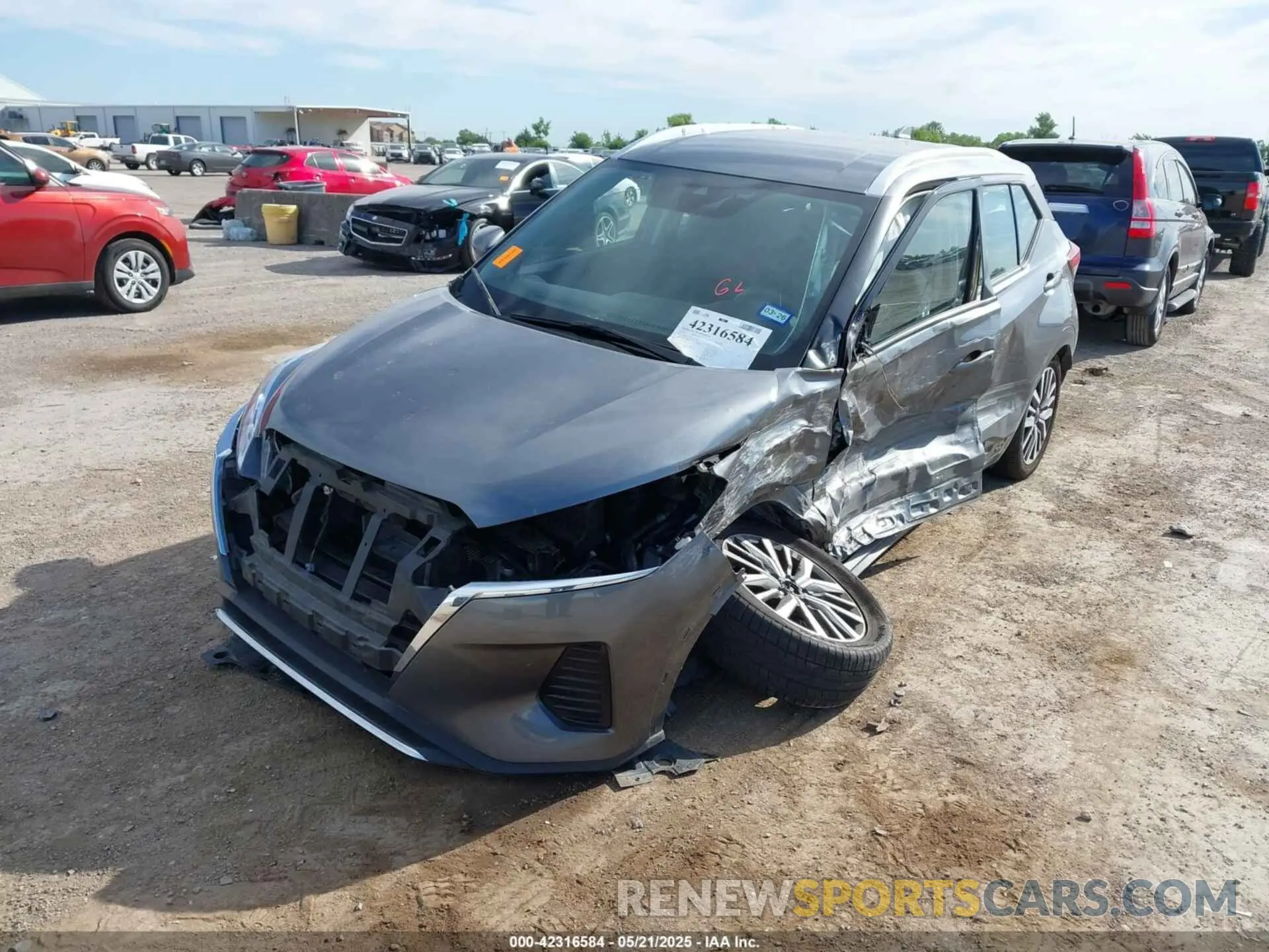 2 fotografías del automóvil dañado 3N1CP5CV1NL522243 NISSAN KICKS 2022