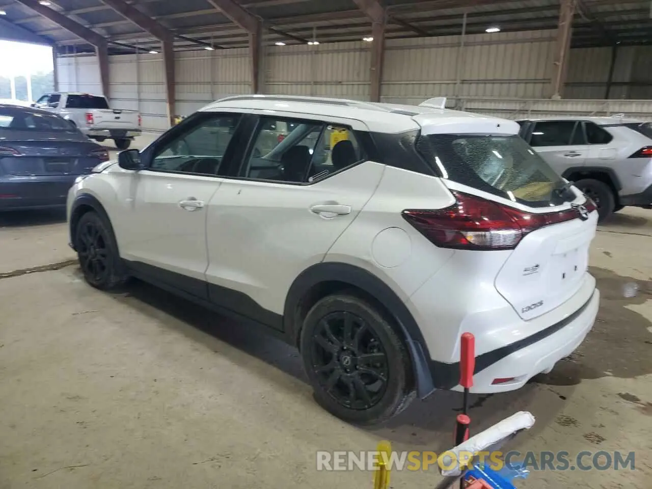 2 fotografías del automóvil dañado 3N1CP5CV2NL508433 NISSAN KICKS 2022