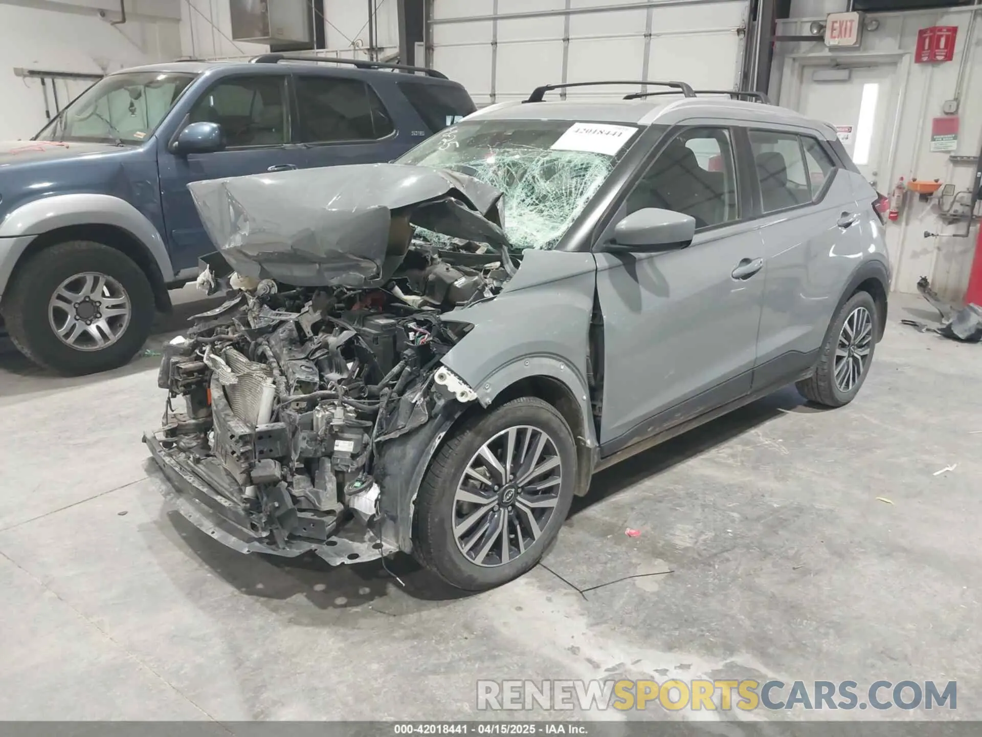 2 fotografías del automóvil dañado 3N1CP5CV4NL498973 NISSAN KICKS 2022