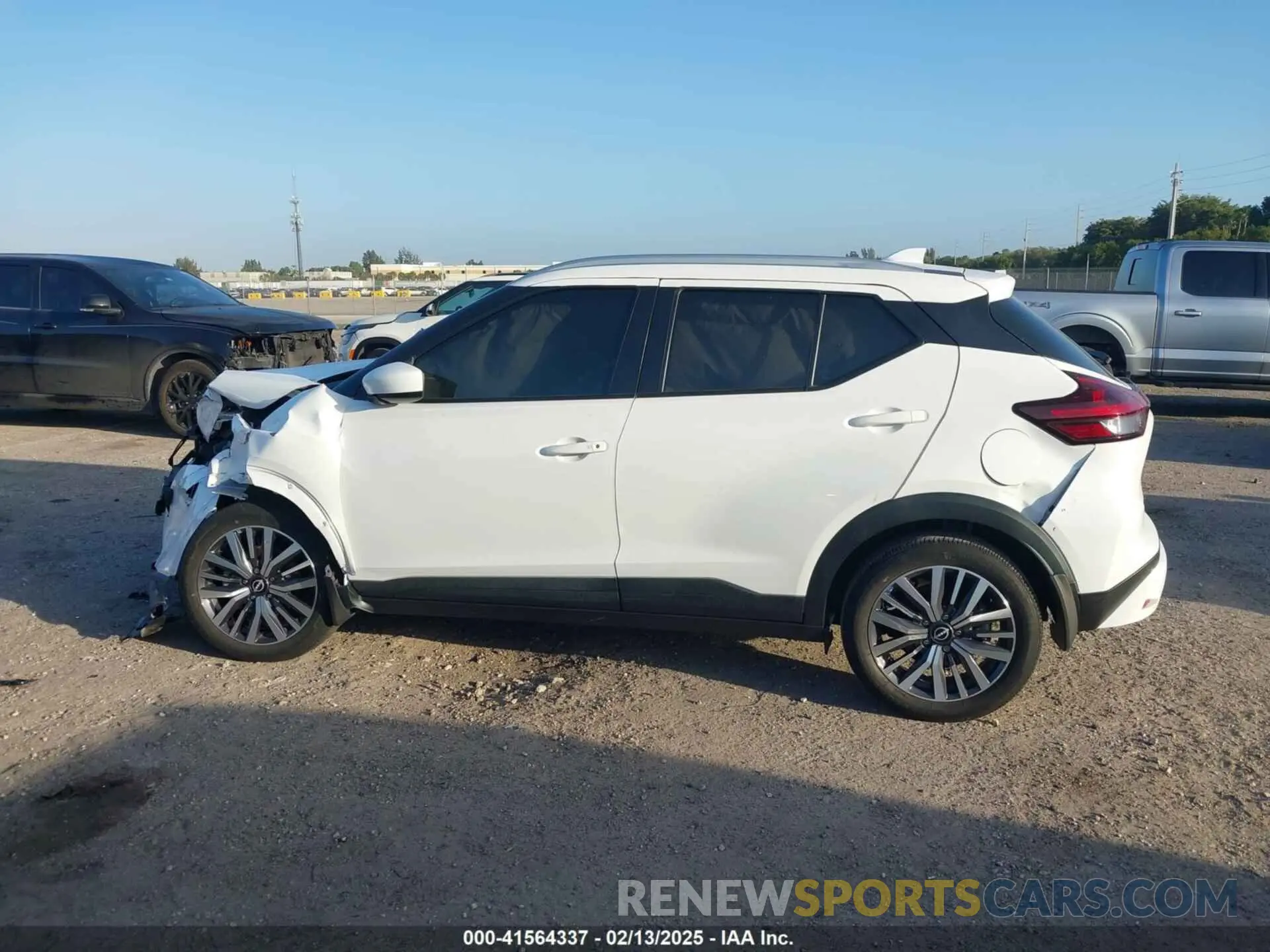 15 fotografías del automóvil dañado 3N1CP5CV4NL511267 NISSAN KICKS 2022