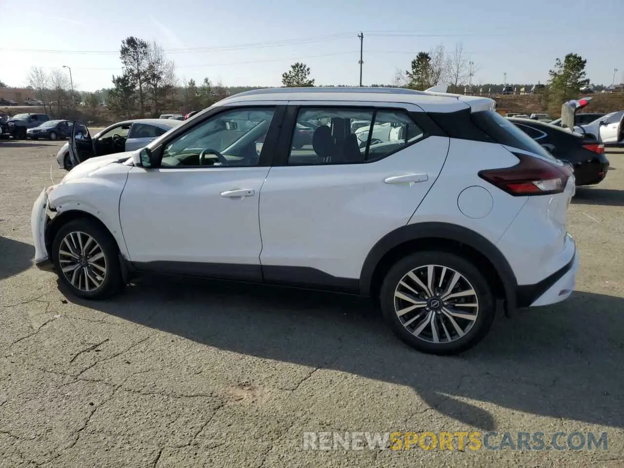 2 fotografías del automóvil dañado 3N1CP5CV9NL492862 NISSAN KICKS 2022