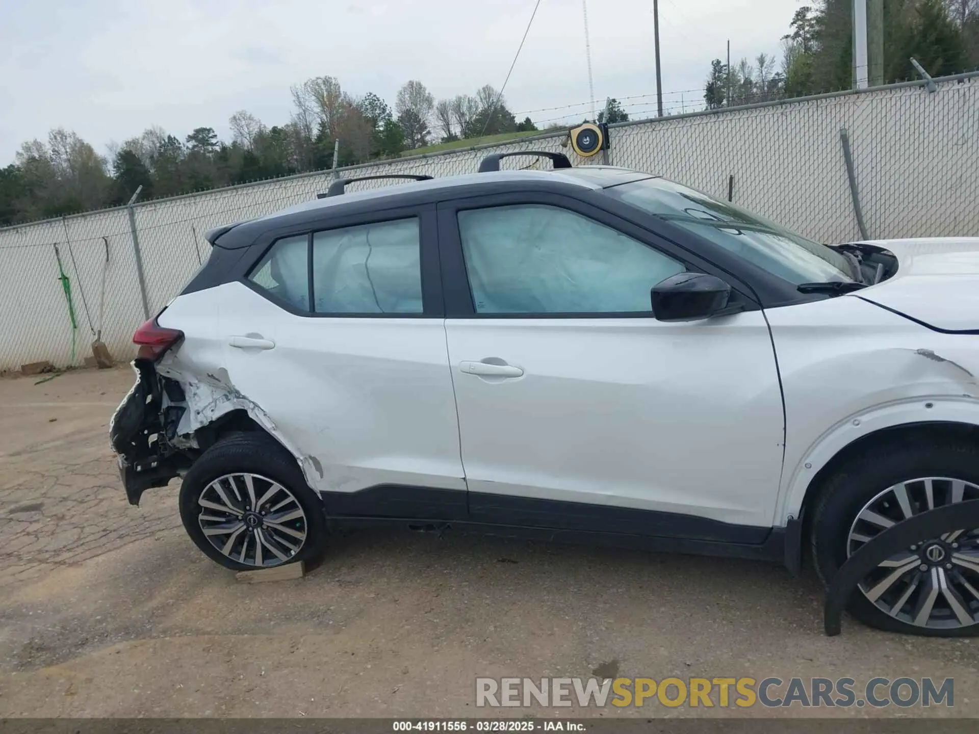 14 fotografías del automóvil dañado 3N1CP5CVXNL528610 NISSAN KICKS 2022
