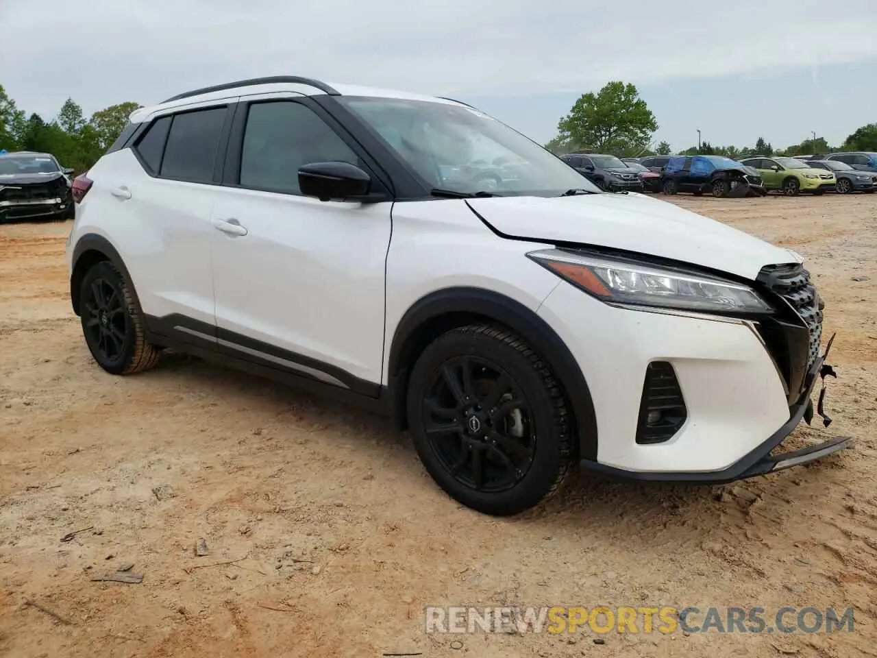 4 fotografías del automóvil dañado 3N1CP5DV1NL496001 NISSAN KICKS 2022