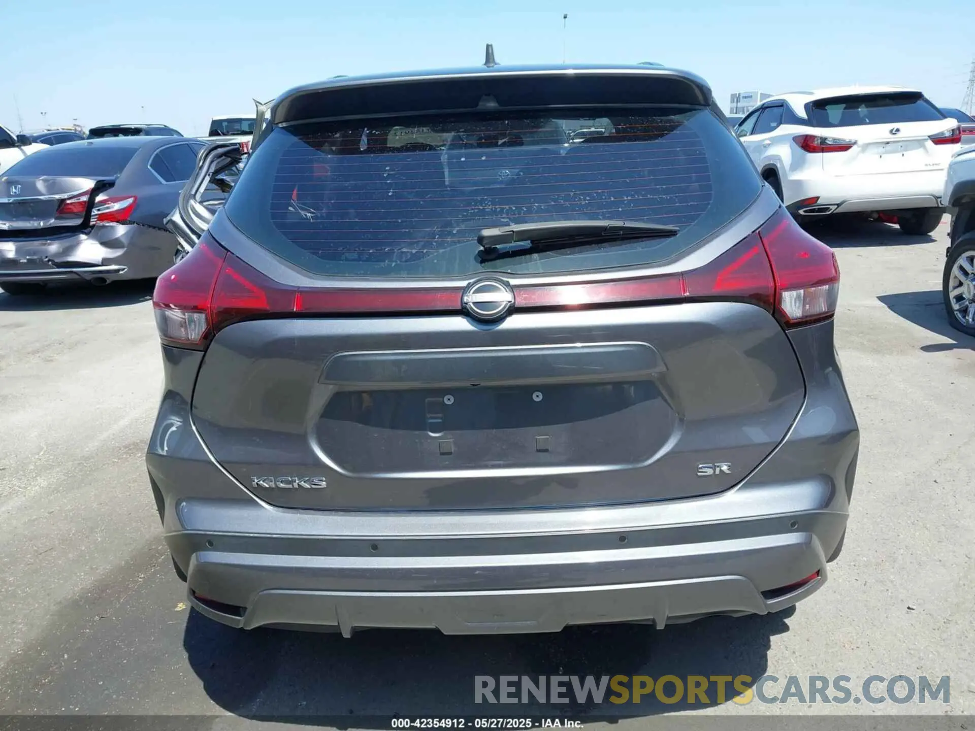 17 fotografías del automóvil dañado 3N1CP5DV5NL516413 NISSAN KICKS 2022