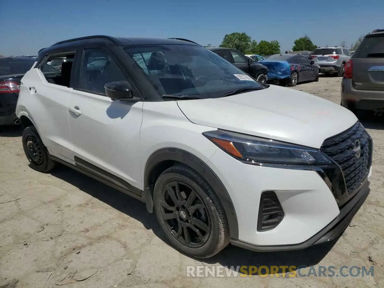 4 fotografías del automóvil dañado 3N1CP5DV6NL493465 NISSAN KICKS 2022