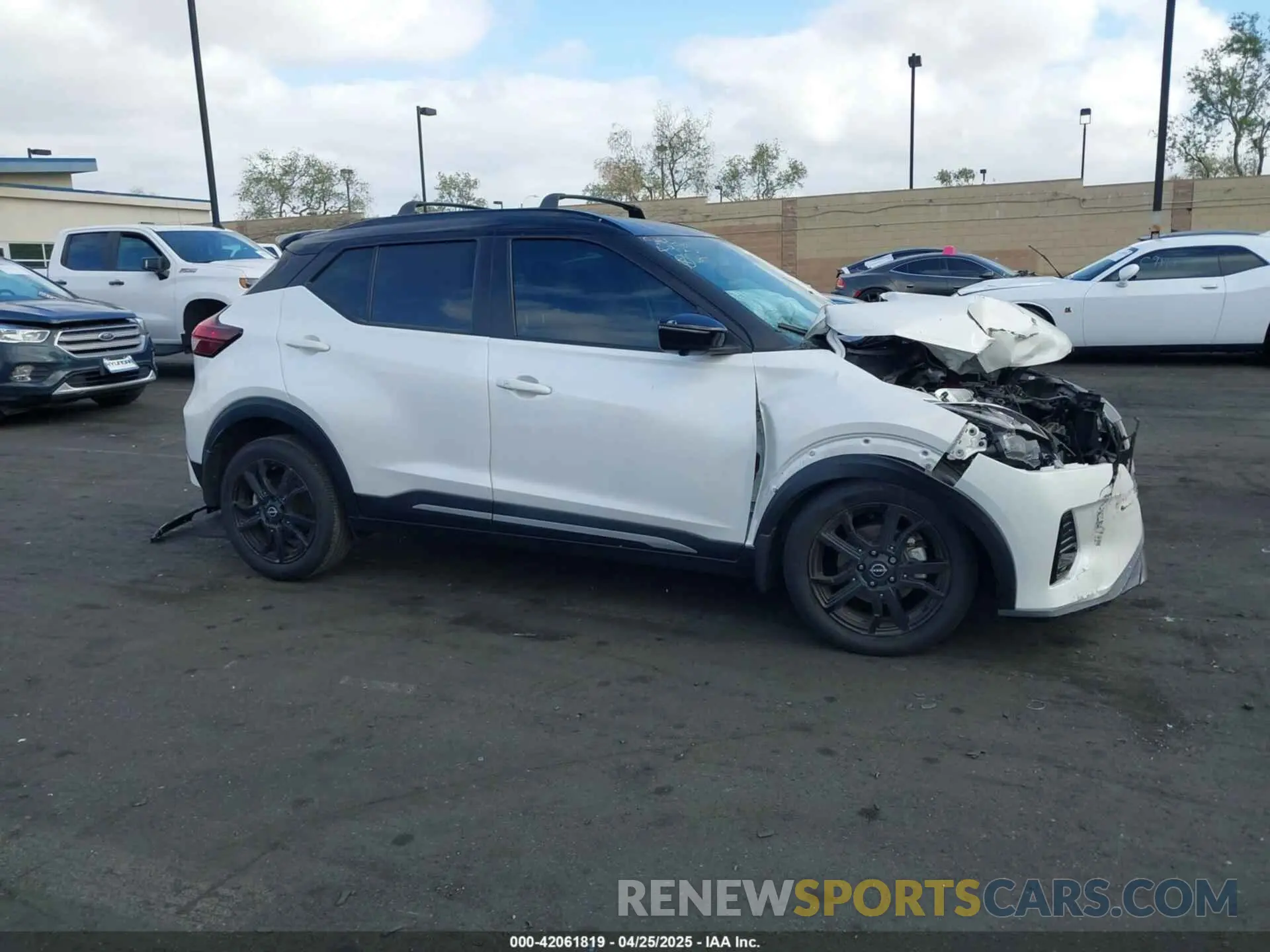 13 fotografías del automóvil dañado 3N1CP5DV6NL519806 NISSAN KICKS 2022