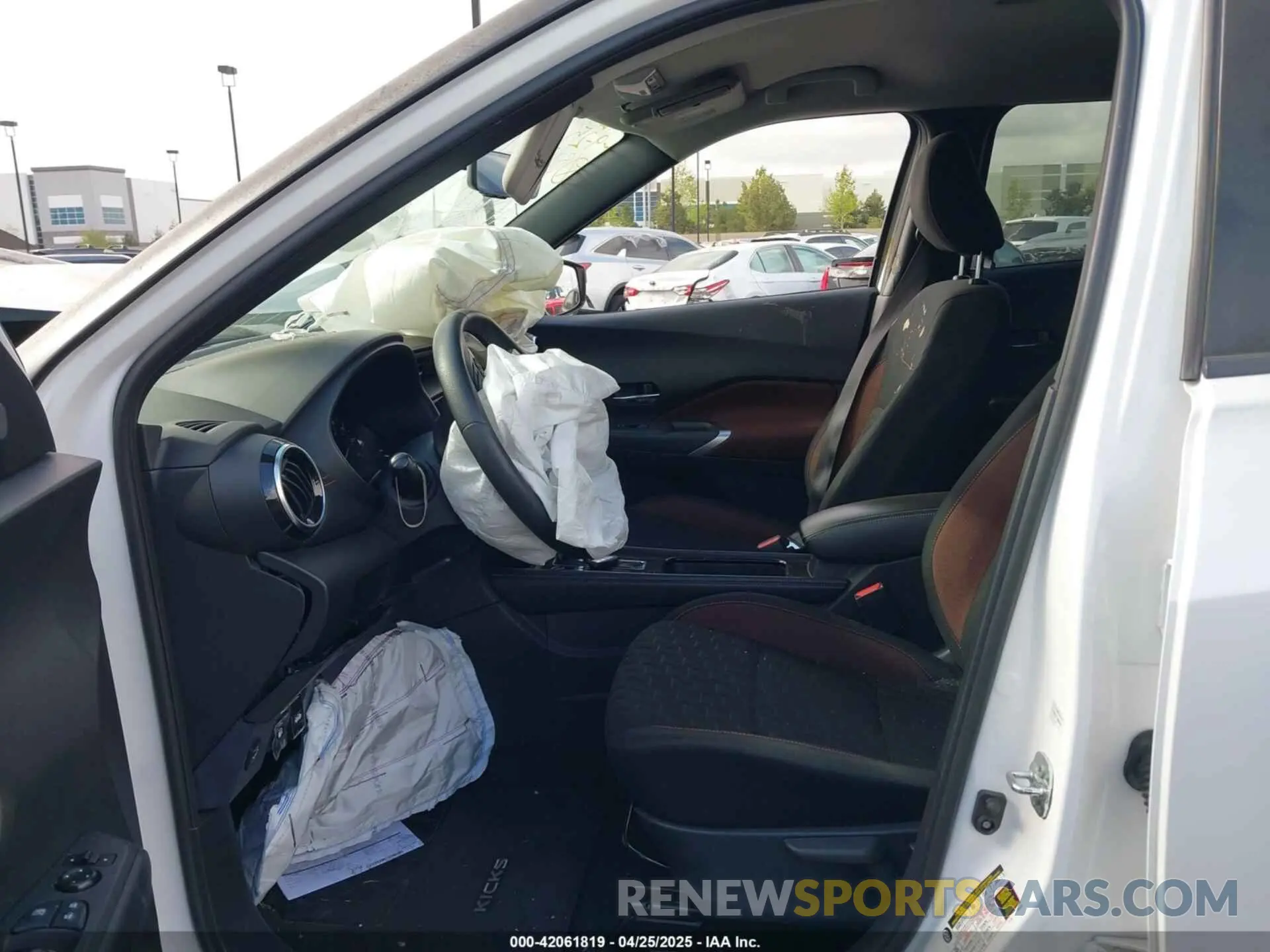 5 fotografías del automóvil dañado 3N1CP5DV6NL519806 NISSAN KICKS 2022