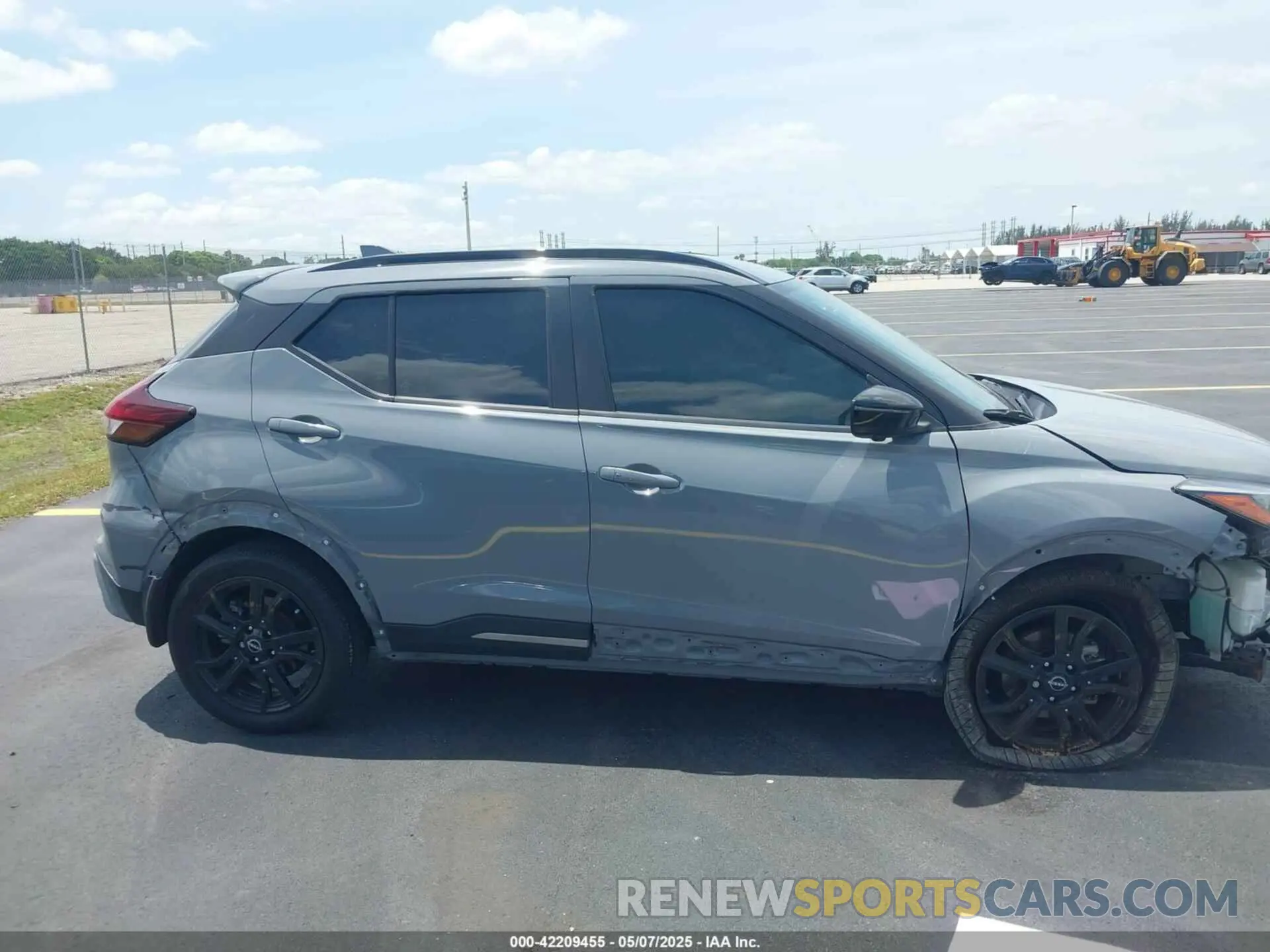 14 fotografías del automóvil dañado 3N1CP5DV8NL491054 NISSAN KICKS 2022
