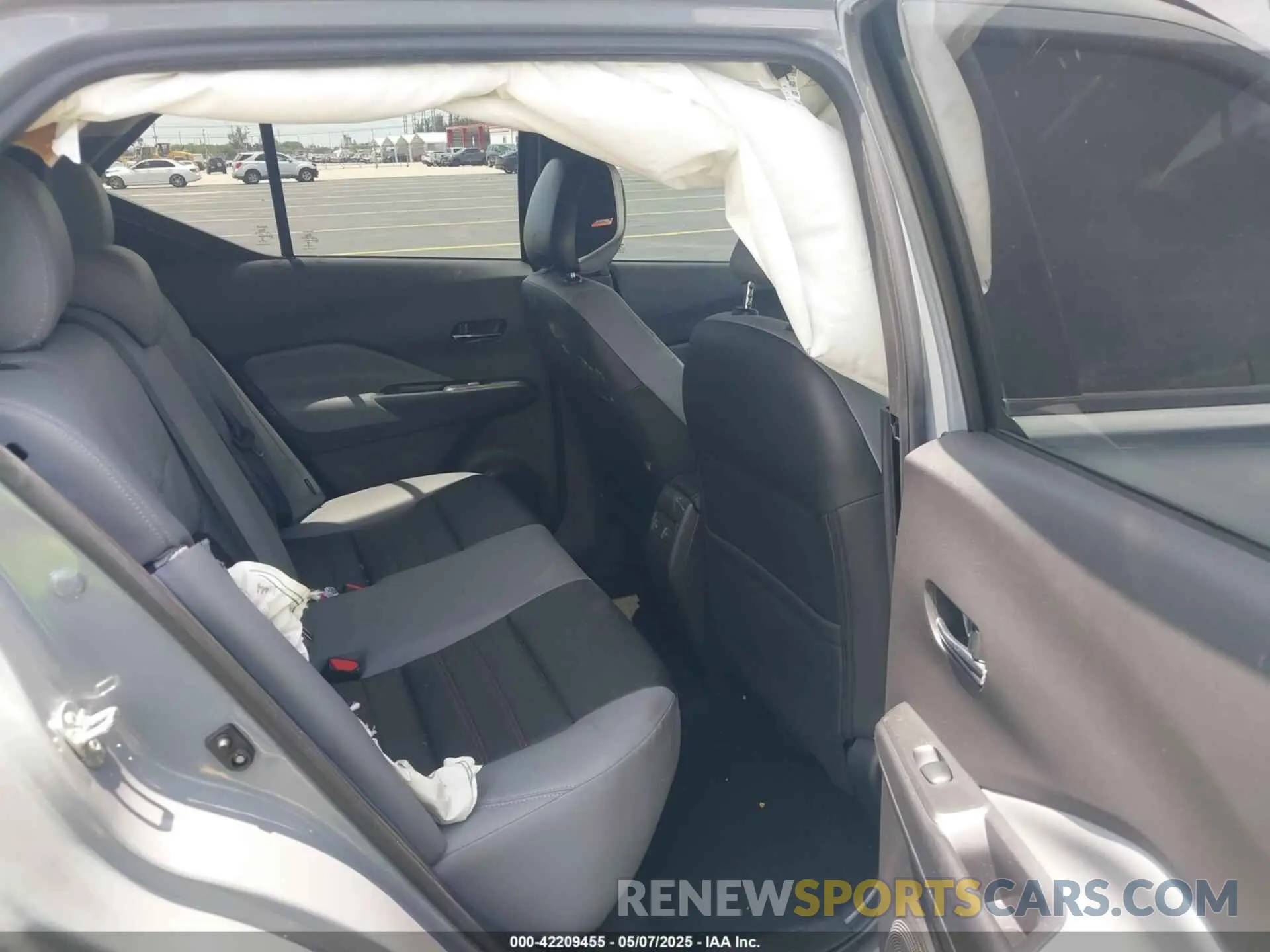 8 fotografías del automóvil dañado 3N1CP5DV8NL491054 NISSAN KICKS 2022