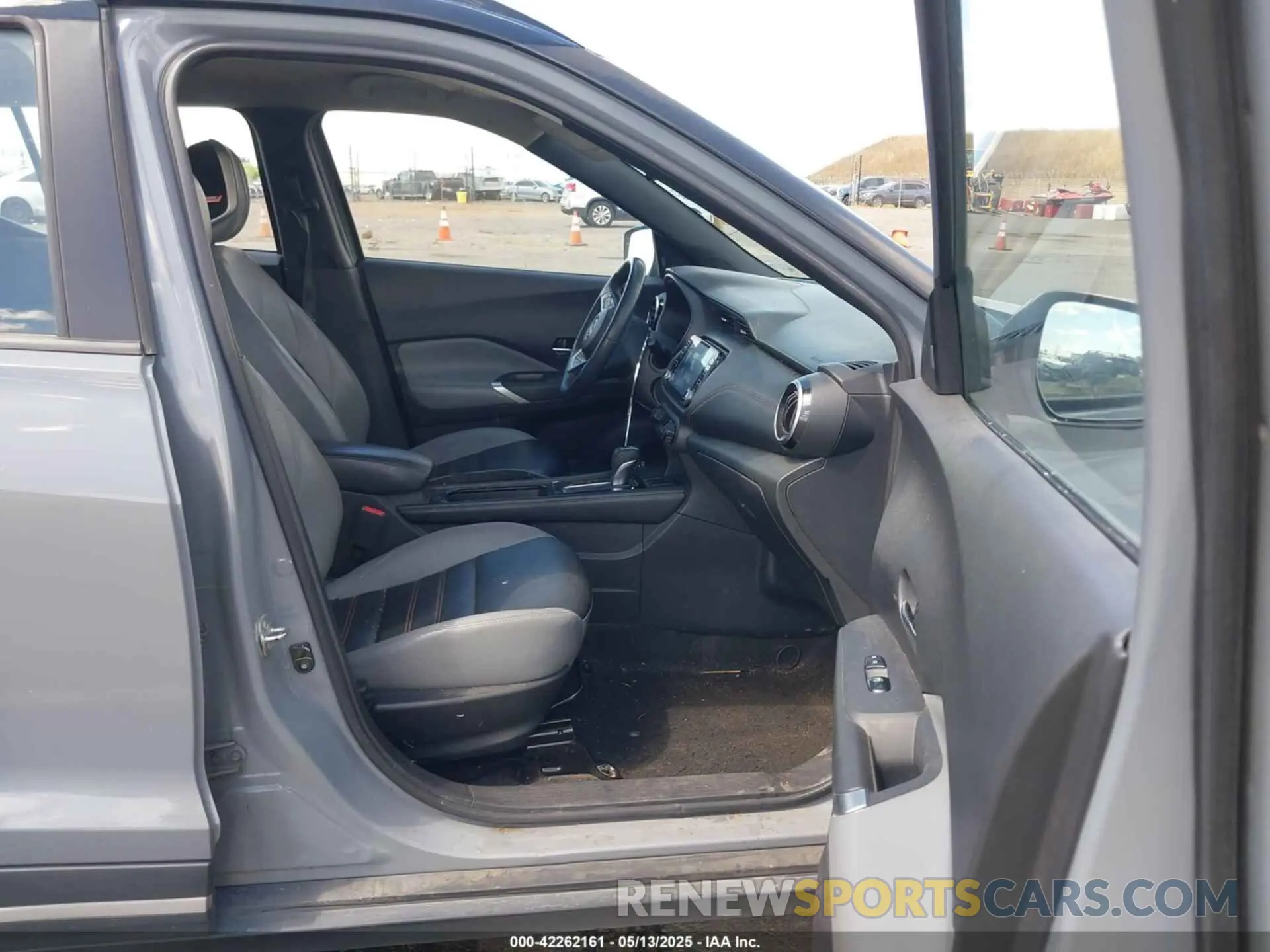 5 fotografías del automóvil dañado 3N1CP5DVXNL485174 NISSAN KICKS 2022