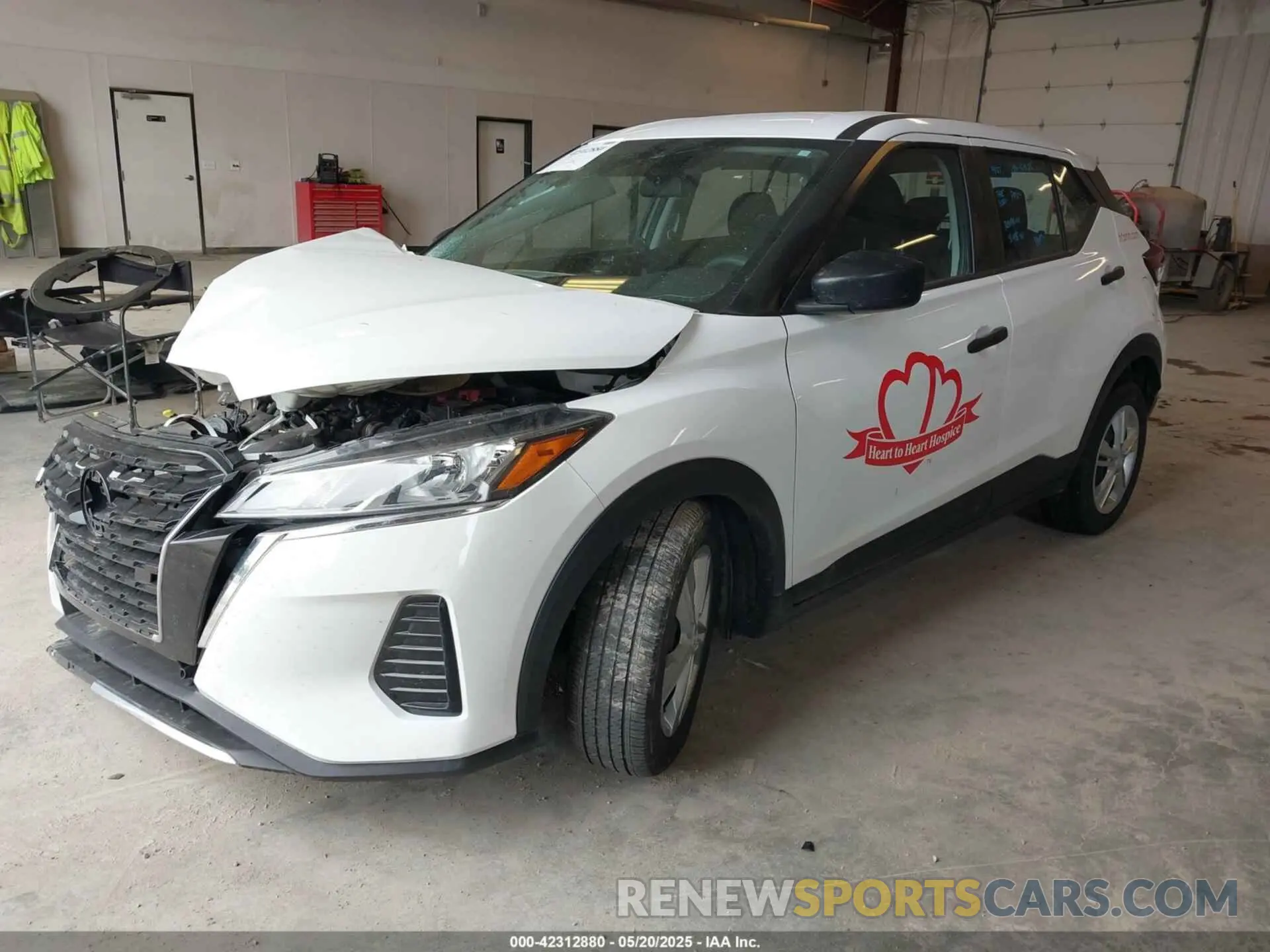 2 fotografías del automóvil dañado 3N1CP5BV0PL510024 NISSAN KICKS 2023