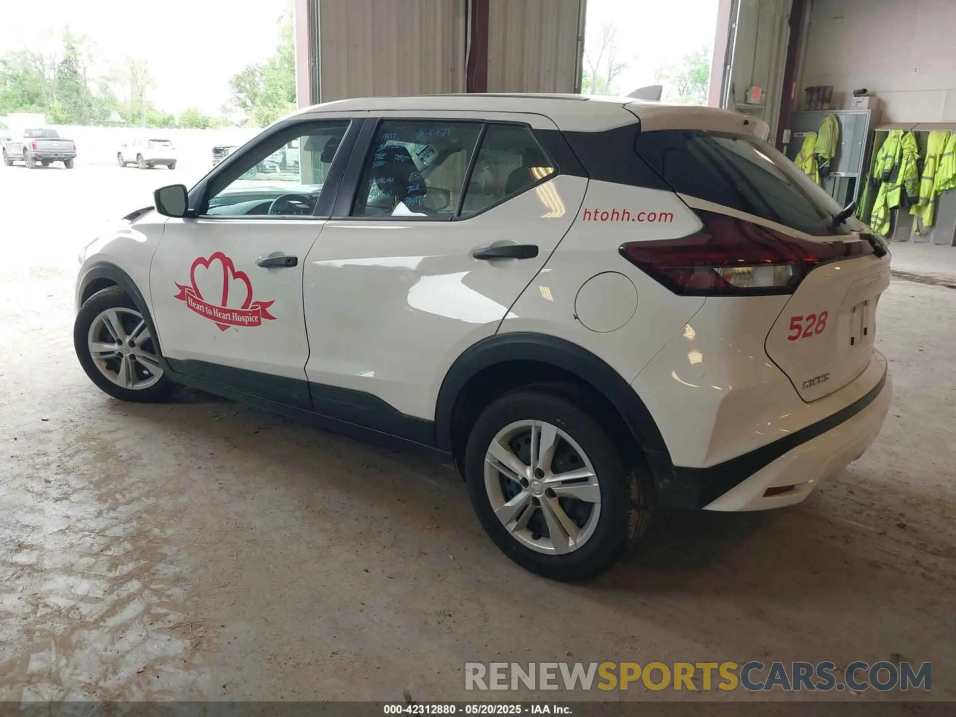 3 fotografías del automóvil dañado 3N1CP5BV0PL510024 NISSAN KICKS 2023