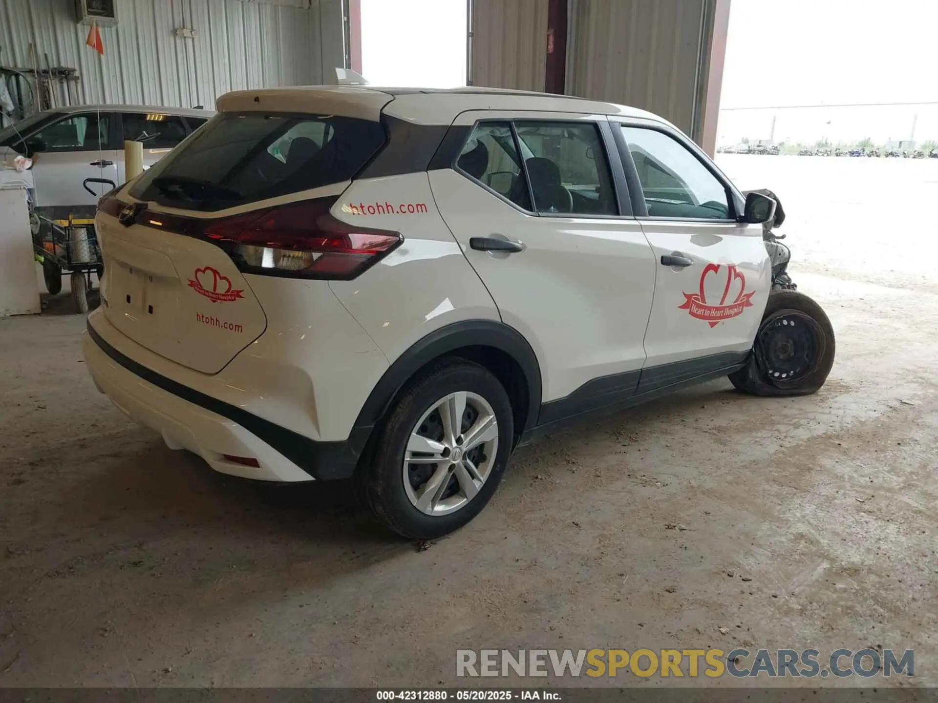 4 fotografías del automóvil dañado 3N1CP5BV0PL510024 NISSAN KICKS 2023