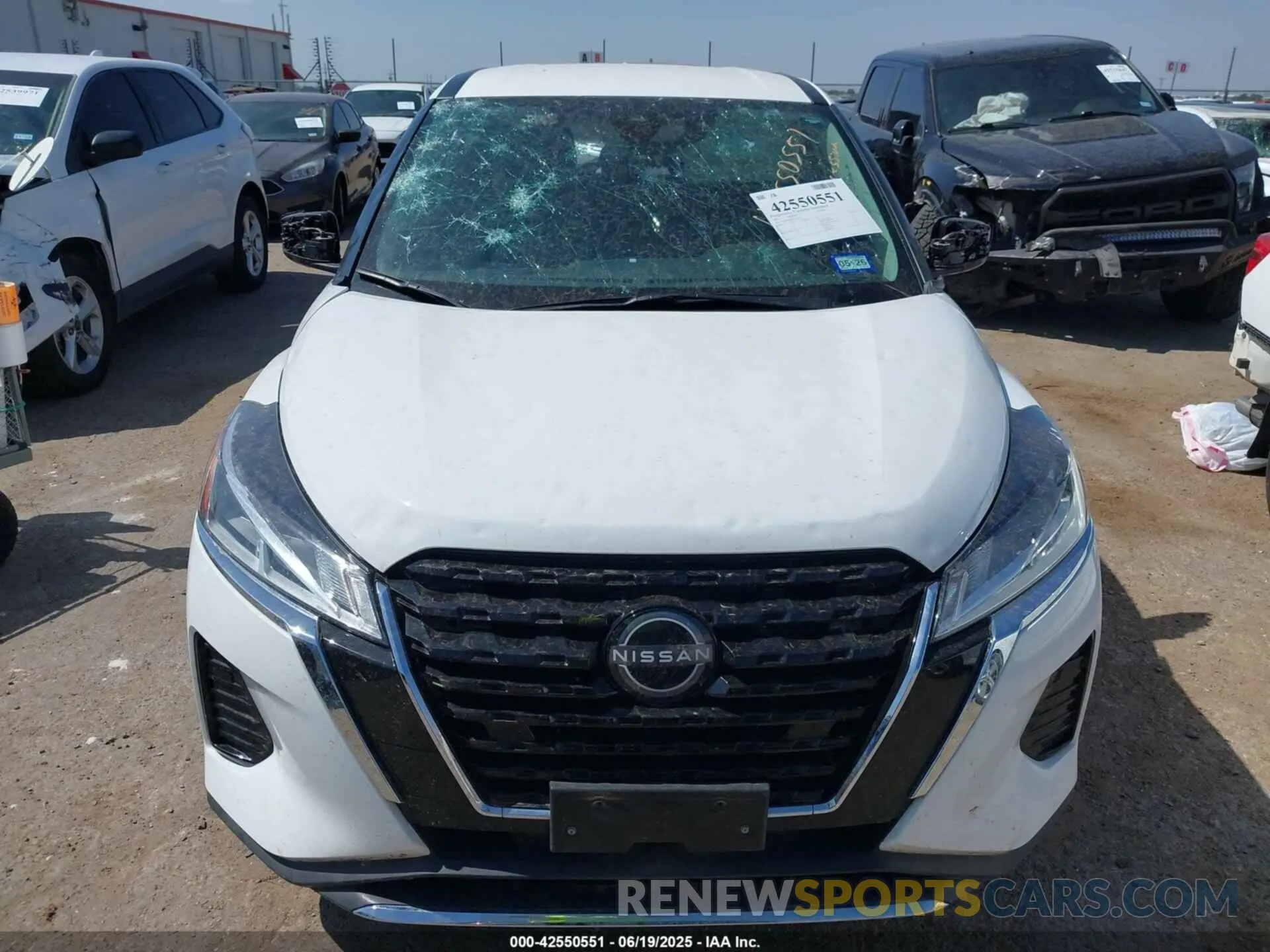 12 fotografías del automóvil dañado 3N1CP5BV2PL527231 NISSAN KICKS 2023