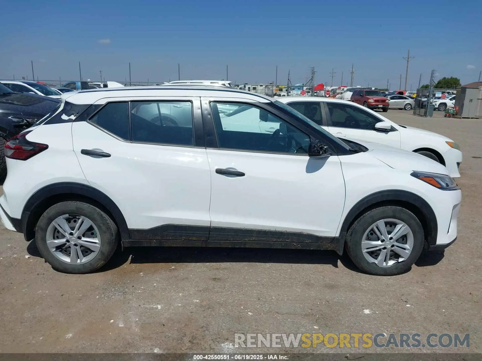 13 fotografías del automóvil dañado 3N1CP5BV2PL527231 NISSAN KICKS 2023