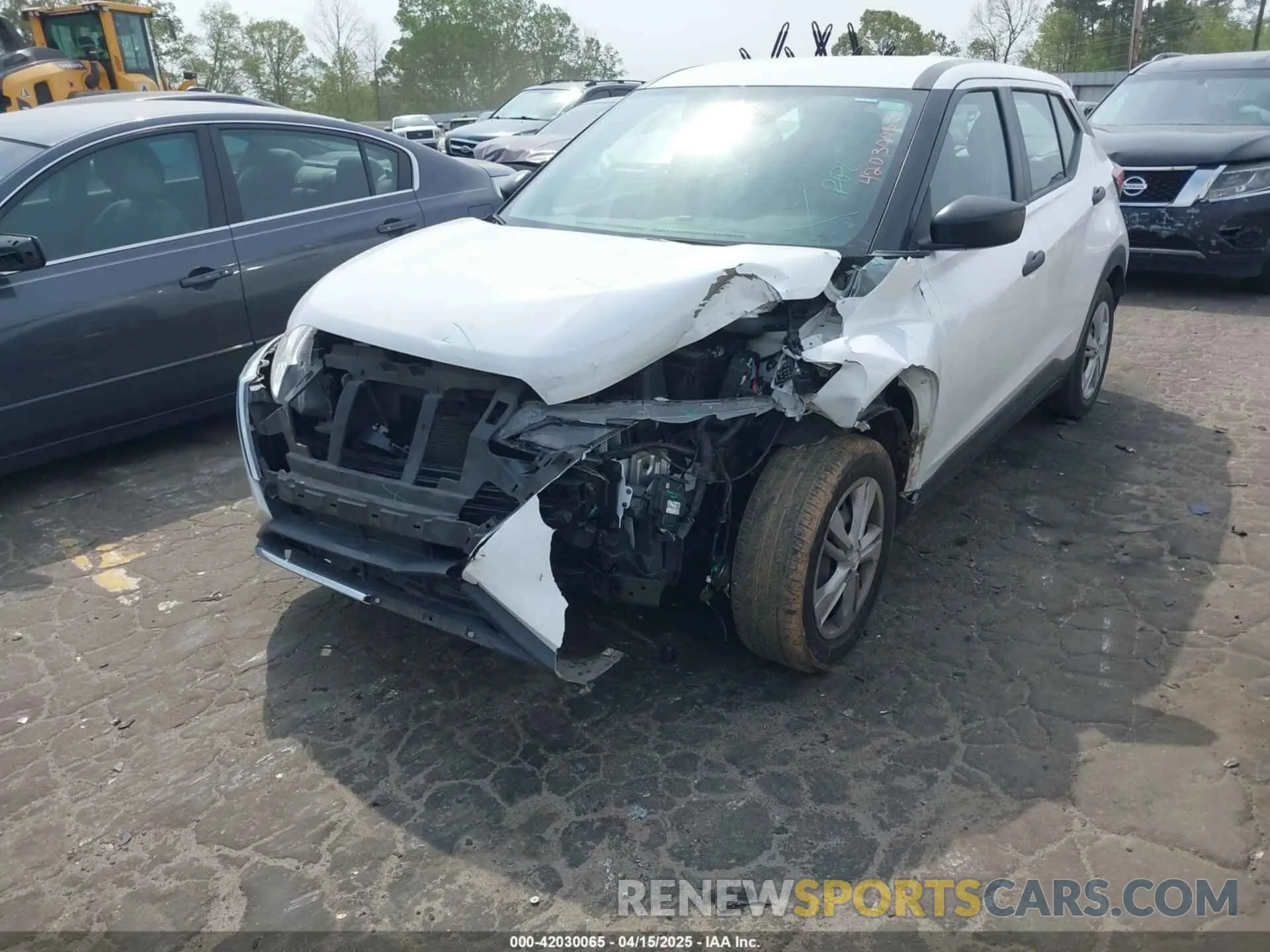 2 fotografías del automóvil dañado 3N1CP5BV3PL494286 NISSAN KICKS 2023