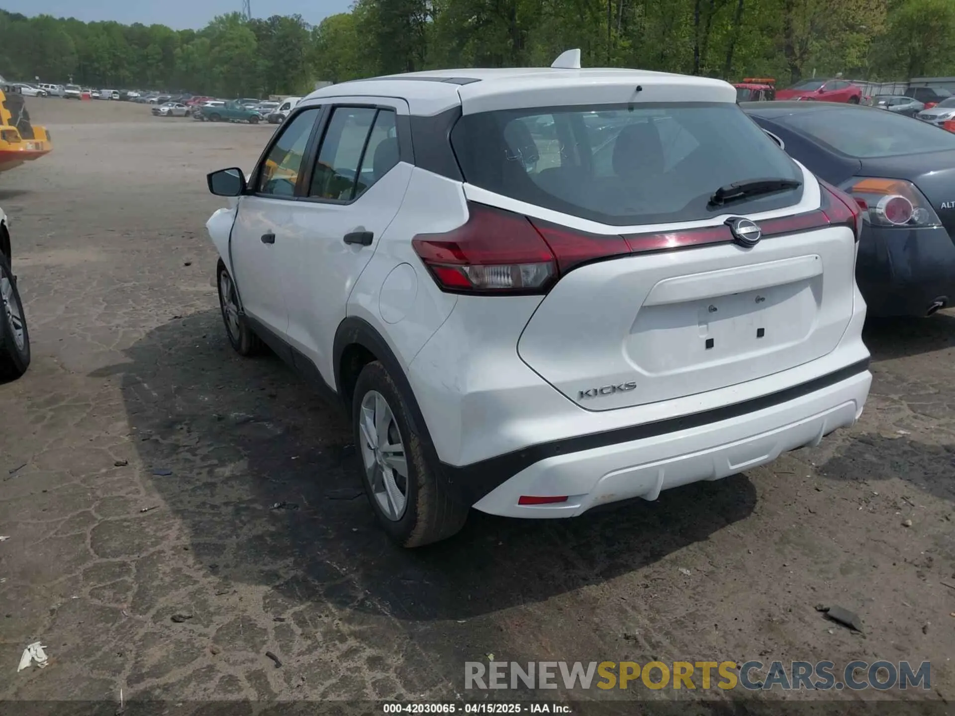 3 fotografías del automóvil dañado 3N1CP5BV3PL494286 NISSAN KICKS 2023