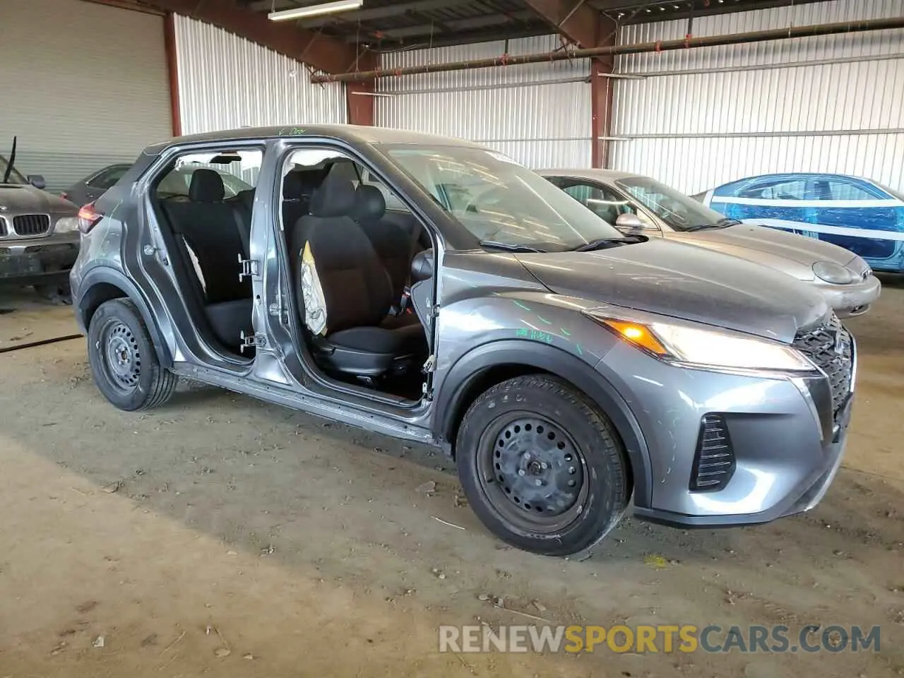 4 fotografías del automóvil dañado 3N1CP5BV3PL535953 NISSAN KICKS 2023